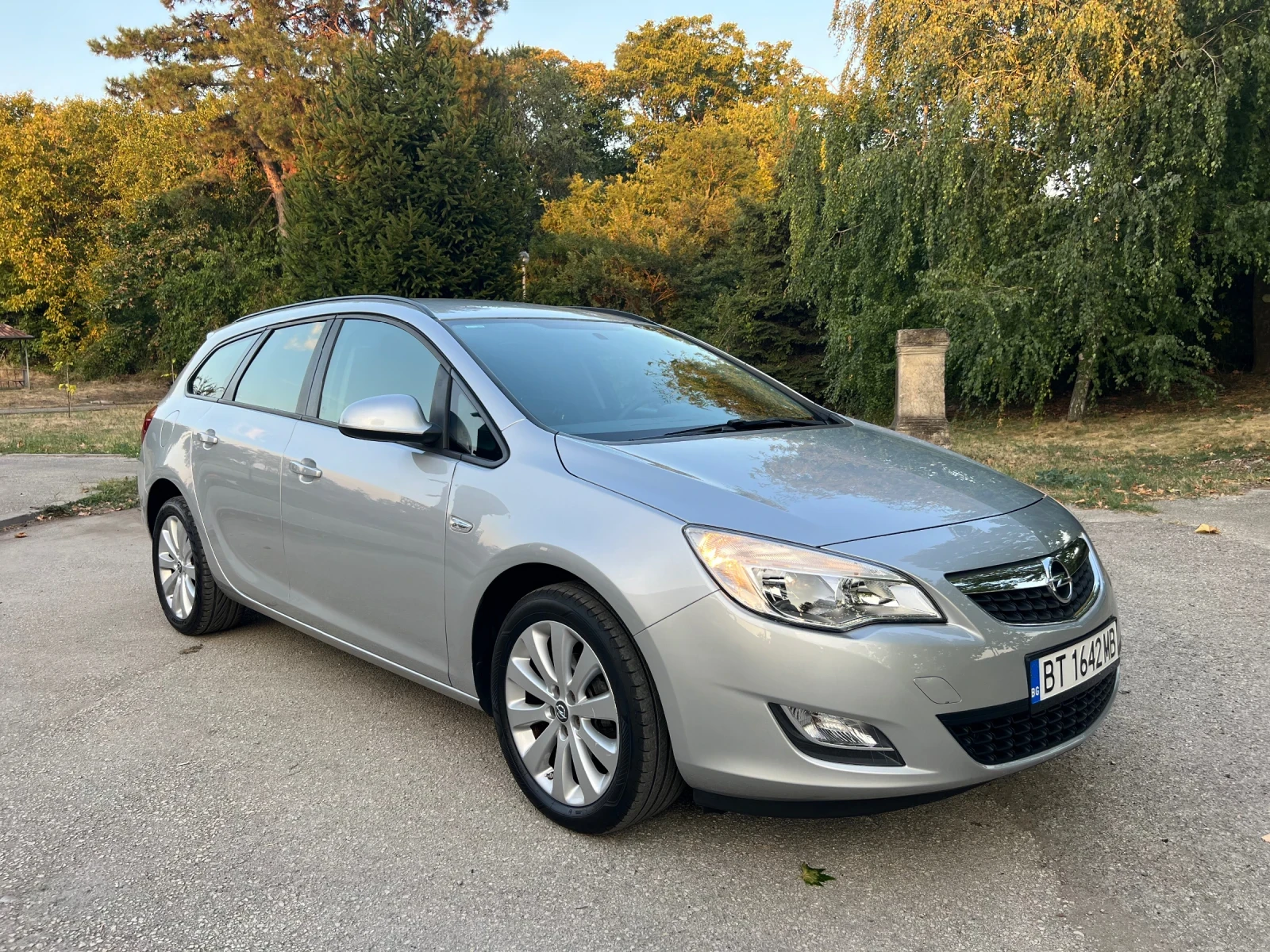 Opel Astra 1.4 I sport  - изображение 3