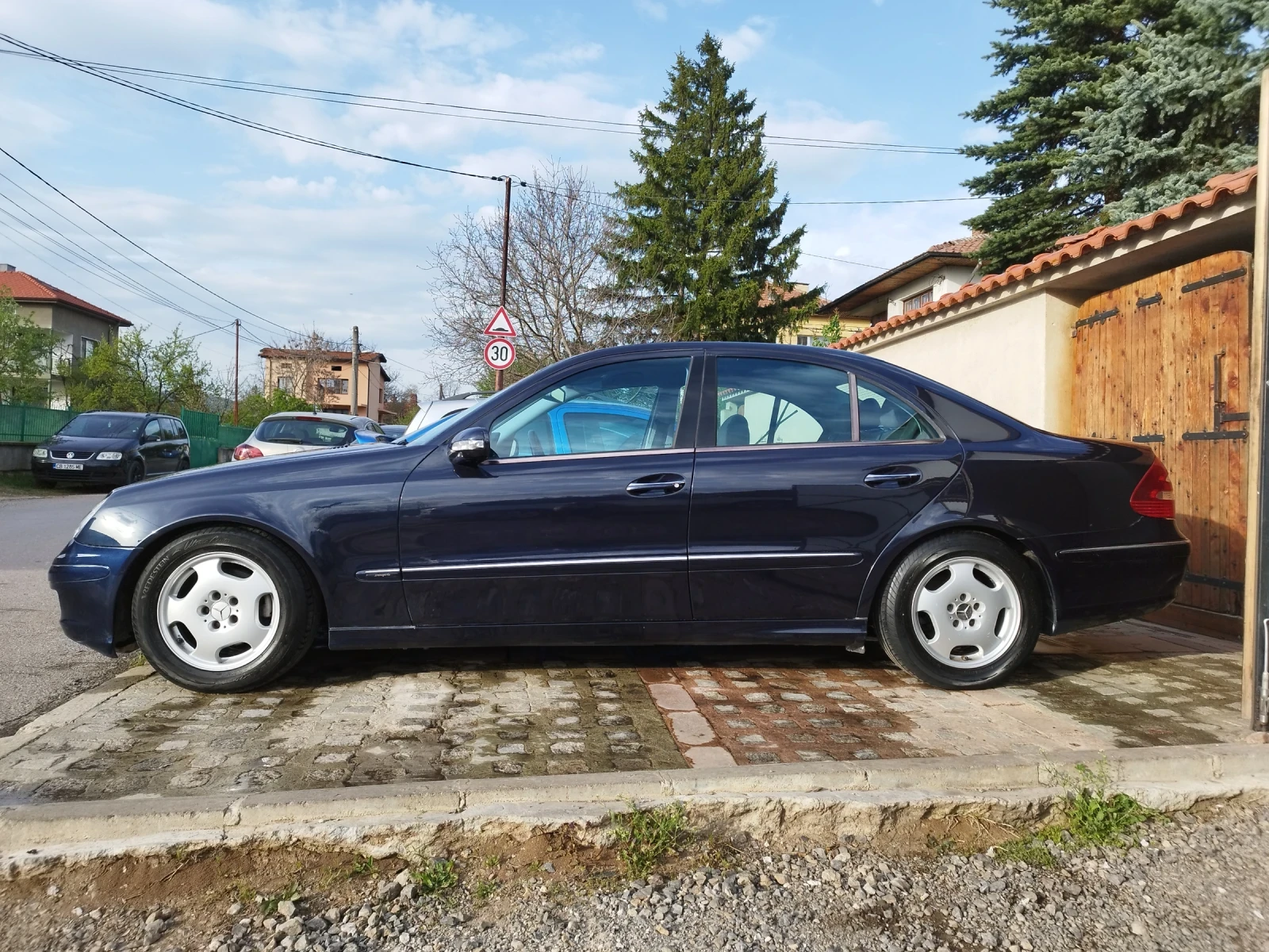 Mercedes-Benz E 320 CDI AVANTGARDE - изображение 3