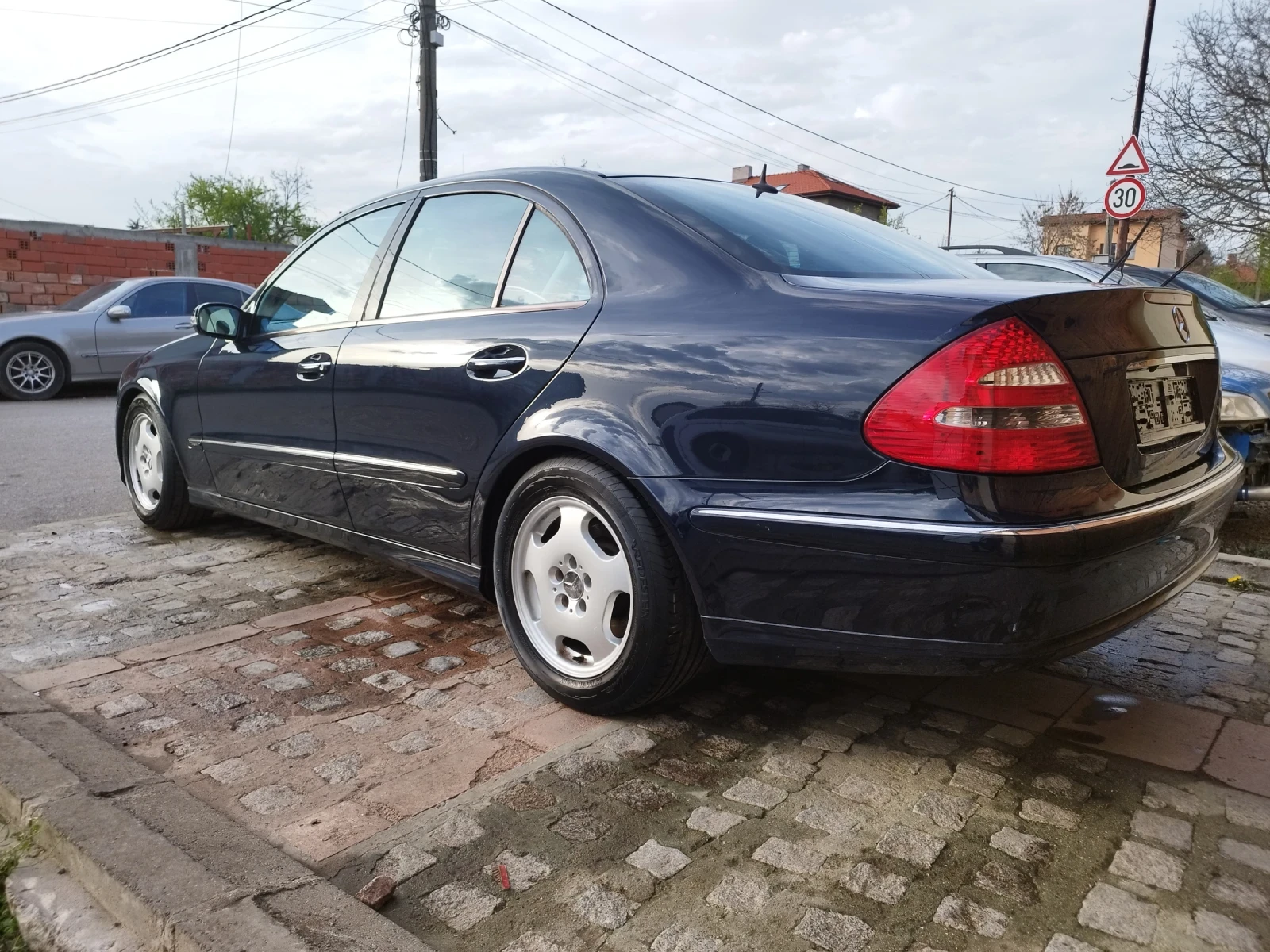 Mercedes-Benz E 320 CDI AVANTGARDE - изображение 8