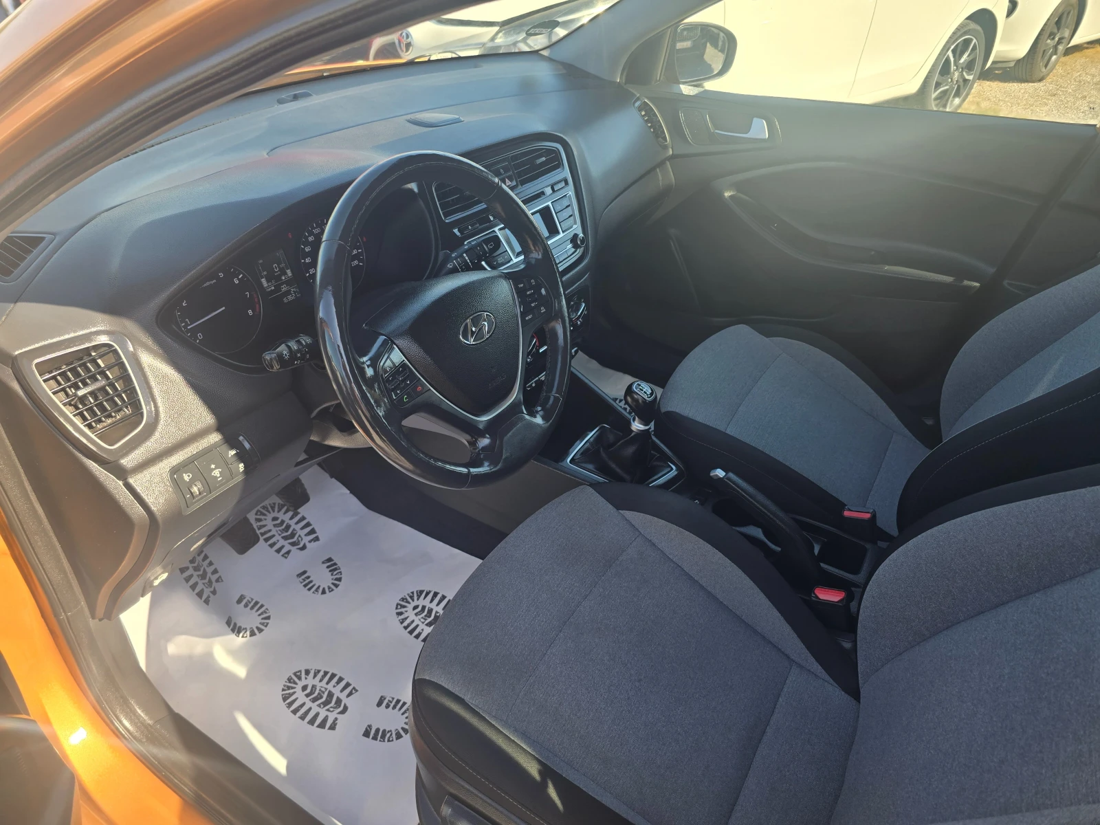 Hyundai I20 1.2i-85k.c-EURO-6 - изображение 9