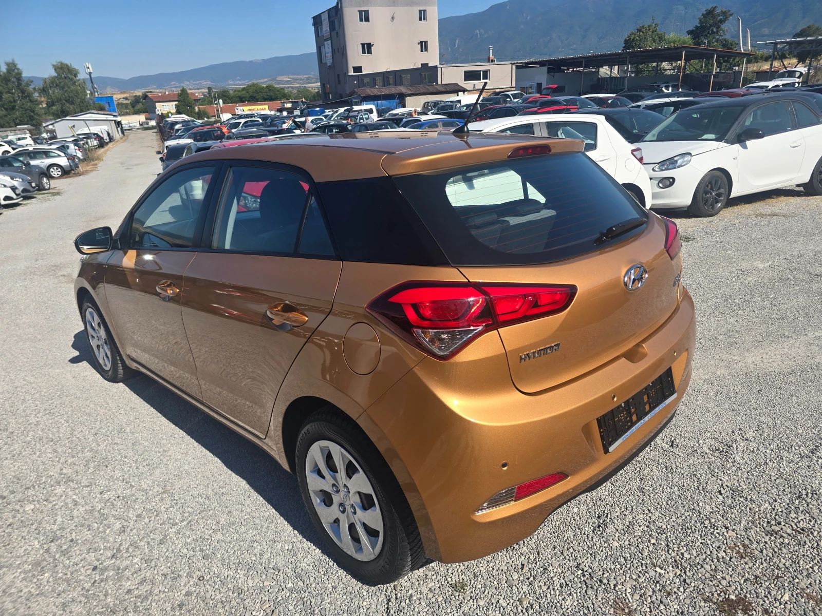 Hyundai I20 1.2i-85k.c-EURO-6 - изображение 7
