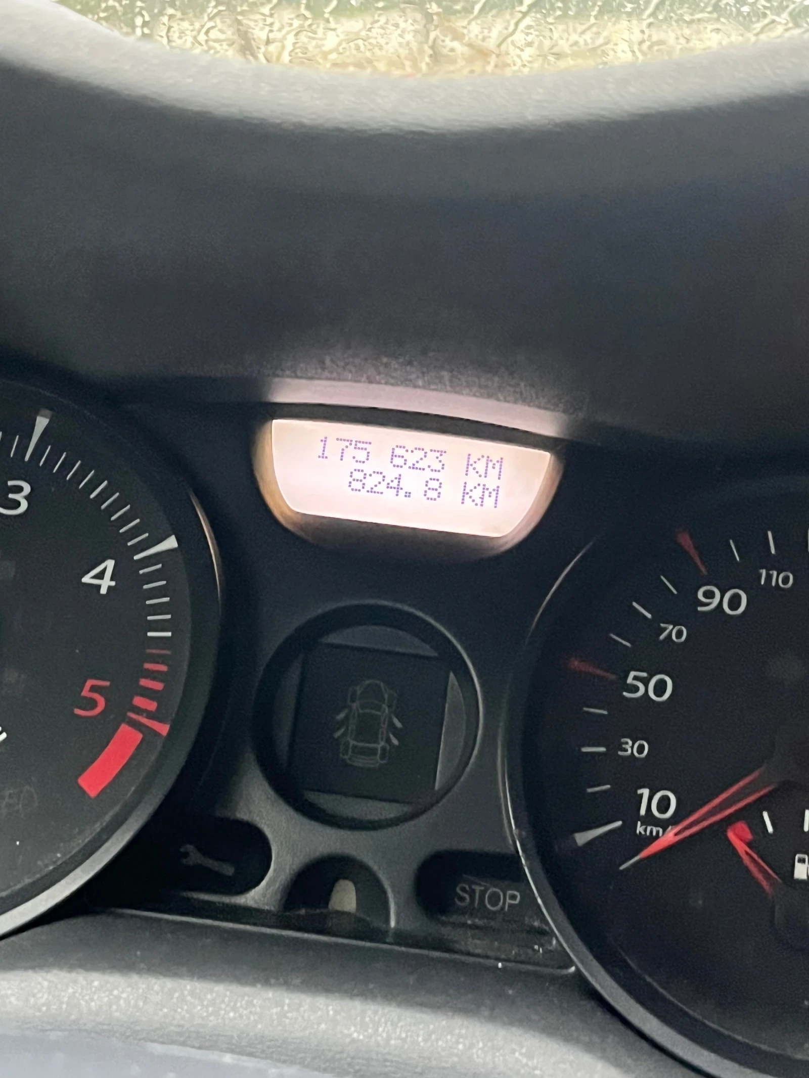 Renault Megane 1.5dci, 86hp, 6 степенна ръчна скоростна кутия - изображение 7