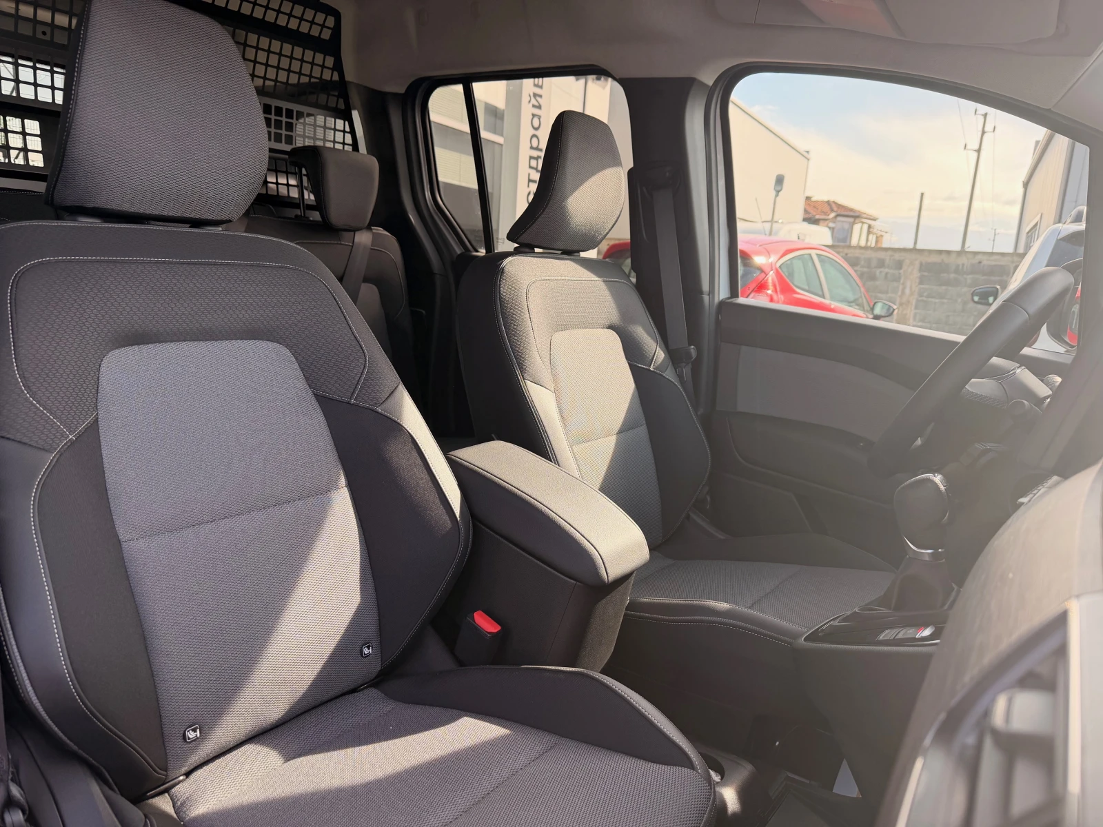 Renault Kangoo 1.3 TCe / 130 �.�. / EDC / N1 ( 4+ 1 ����� ) | Mobile.bg � ����������� 16