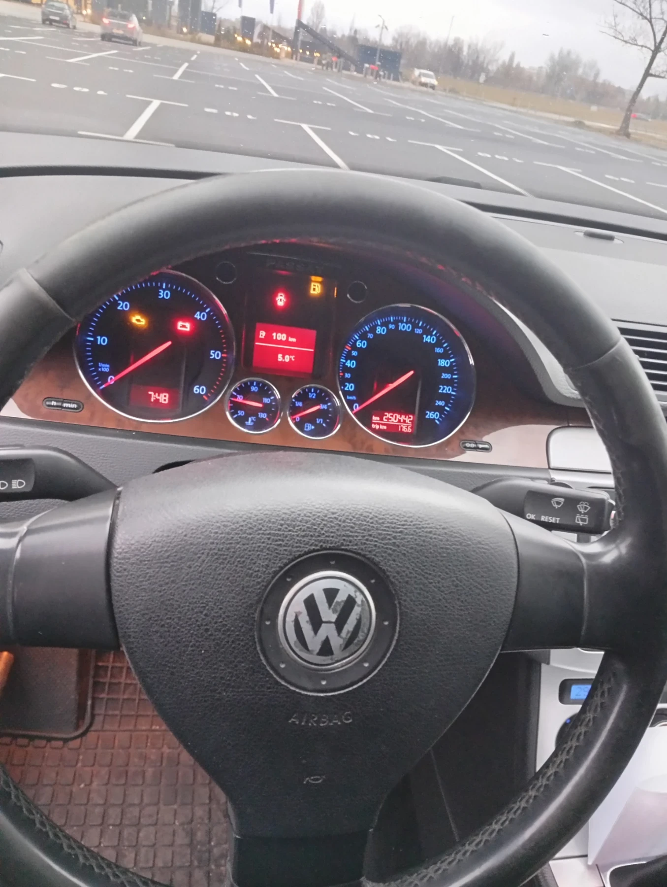 VW Passat 1.9 тди, снимка 6 - Автомобили и джипове - 53757795