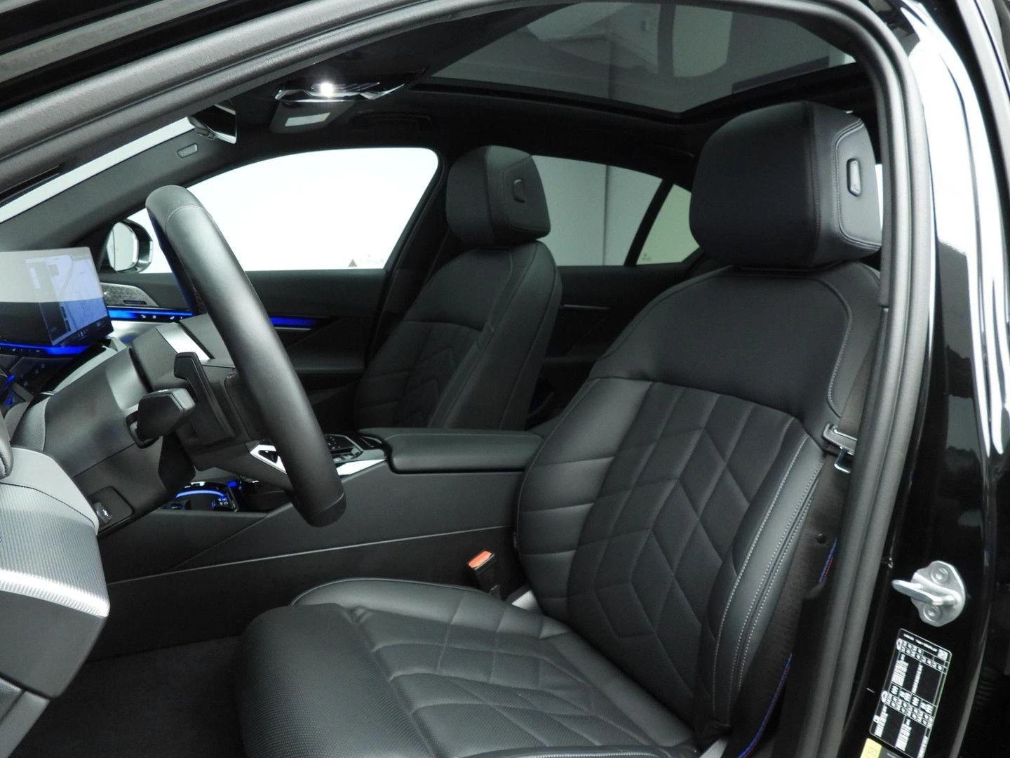 BMW i5 M60i/xDrive/PANO/SHADOW/B&W/360/HEAD UP/ - изображение 8