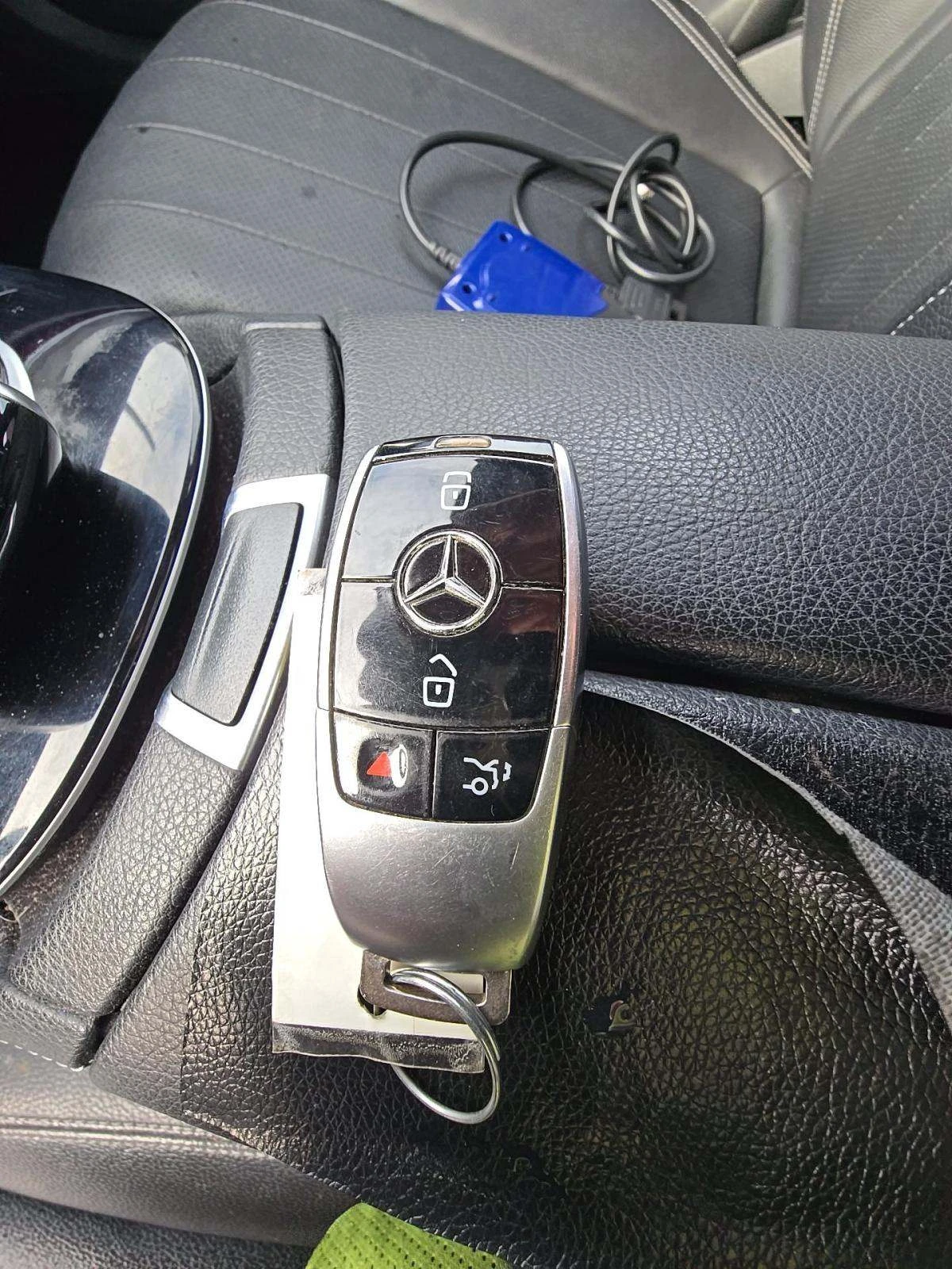 Mercedes-Benz E 300 4MATIC* BURMESTER* PANORAMA* , снимка 11 - Автомобили и джипове - 54115749