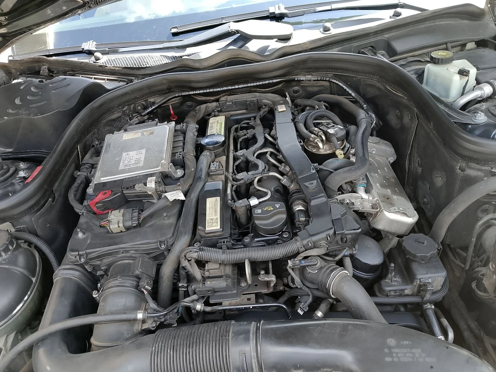 Mercedes-Benz E 200, снимка 13 - Автомобили и джипове - 54257357