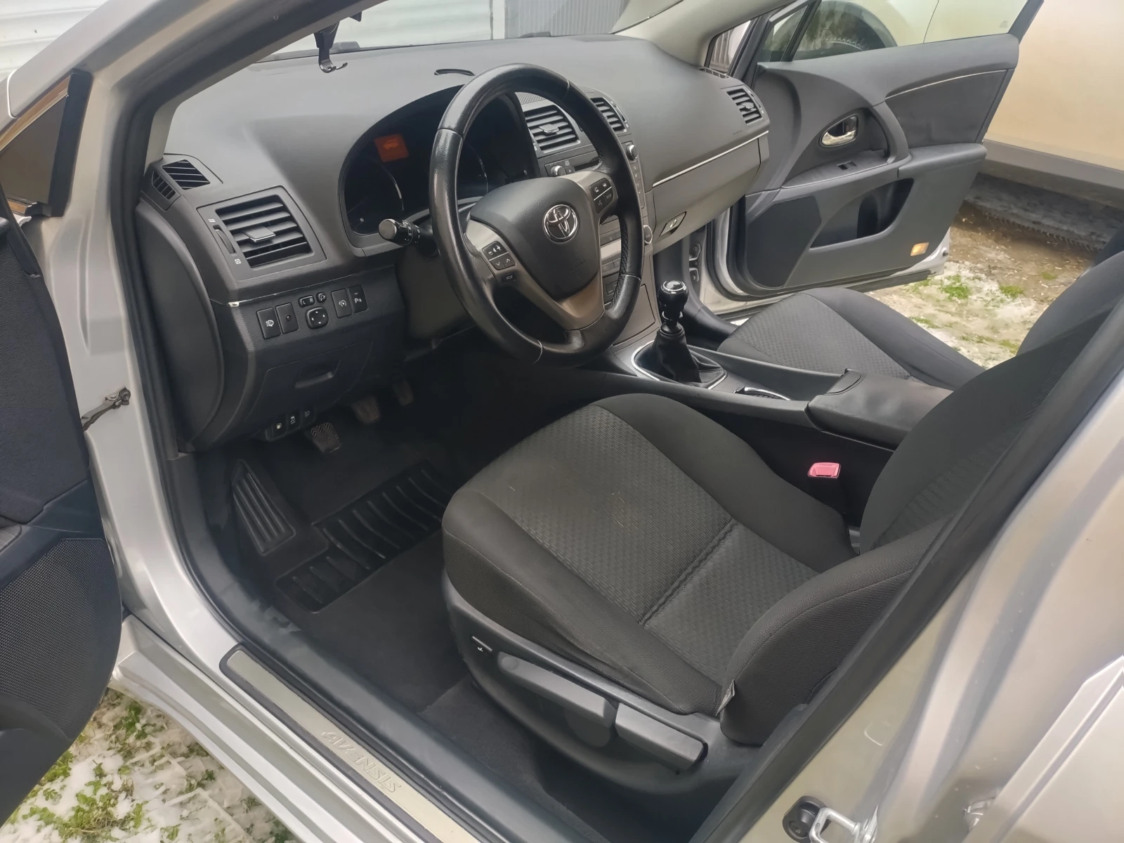 Toyota Avensis, снимка 11 - Автомобили и джипове - 54494364