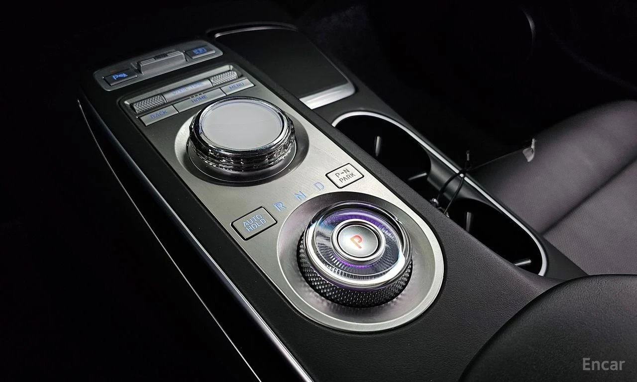 Genesis GV70 2.2 DIESEL* AWD* КОЖА* ПОДГР* ОБДУХ* 360* , снимка 9 - Автомобили и джипове - 54796534