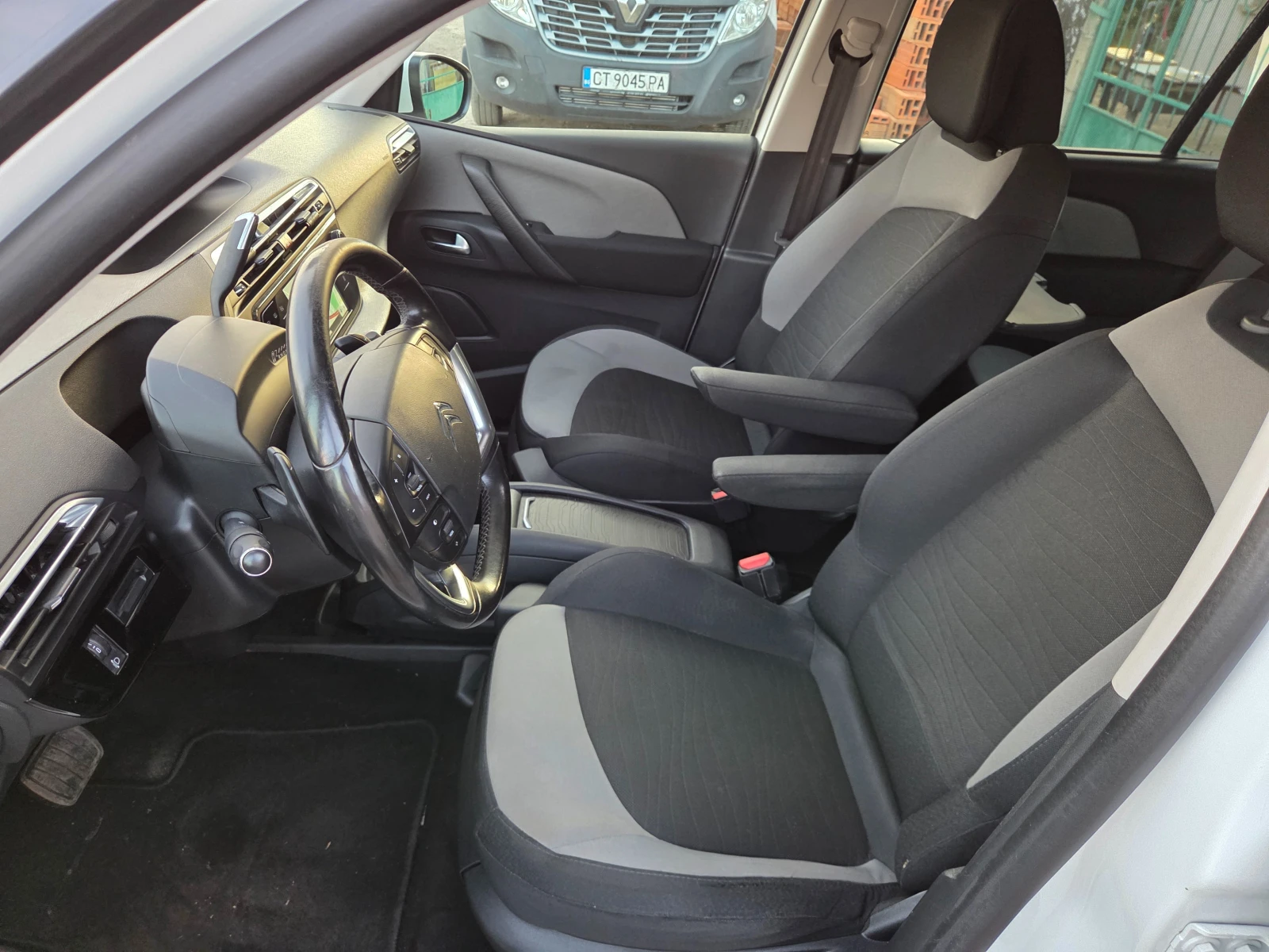 Citroen C4 Picasso 2.0 HDI avtomat, снимка 17 - Автомобили и джипове - 54825593