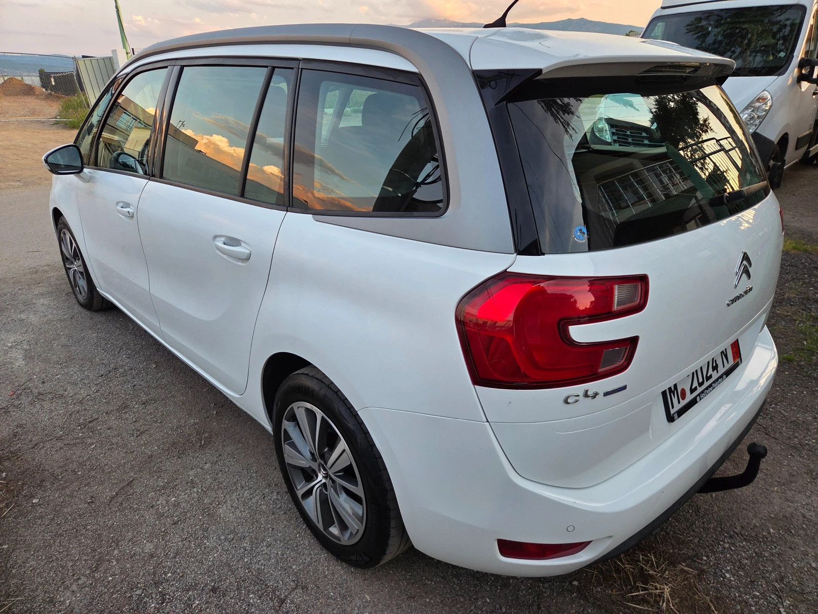 Citroen C4 Picasso 2.0 HDI avtomat, снимка 3 - Автомобили и джипове - 54825593