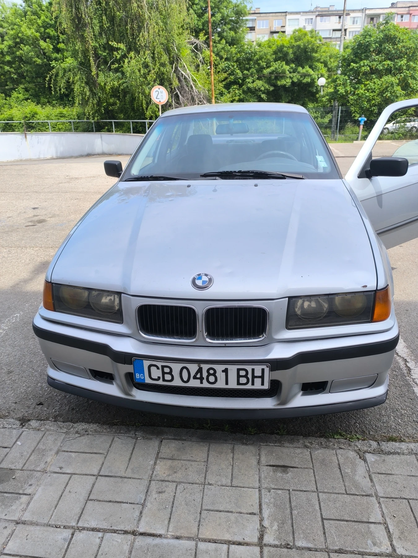 BMW 318 318i, снимка 4 - Автомобили и джипове - 55017599