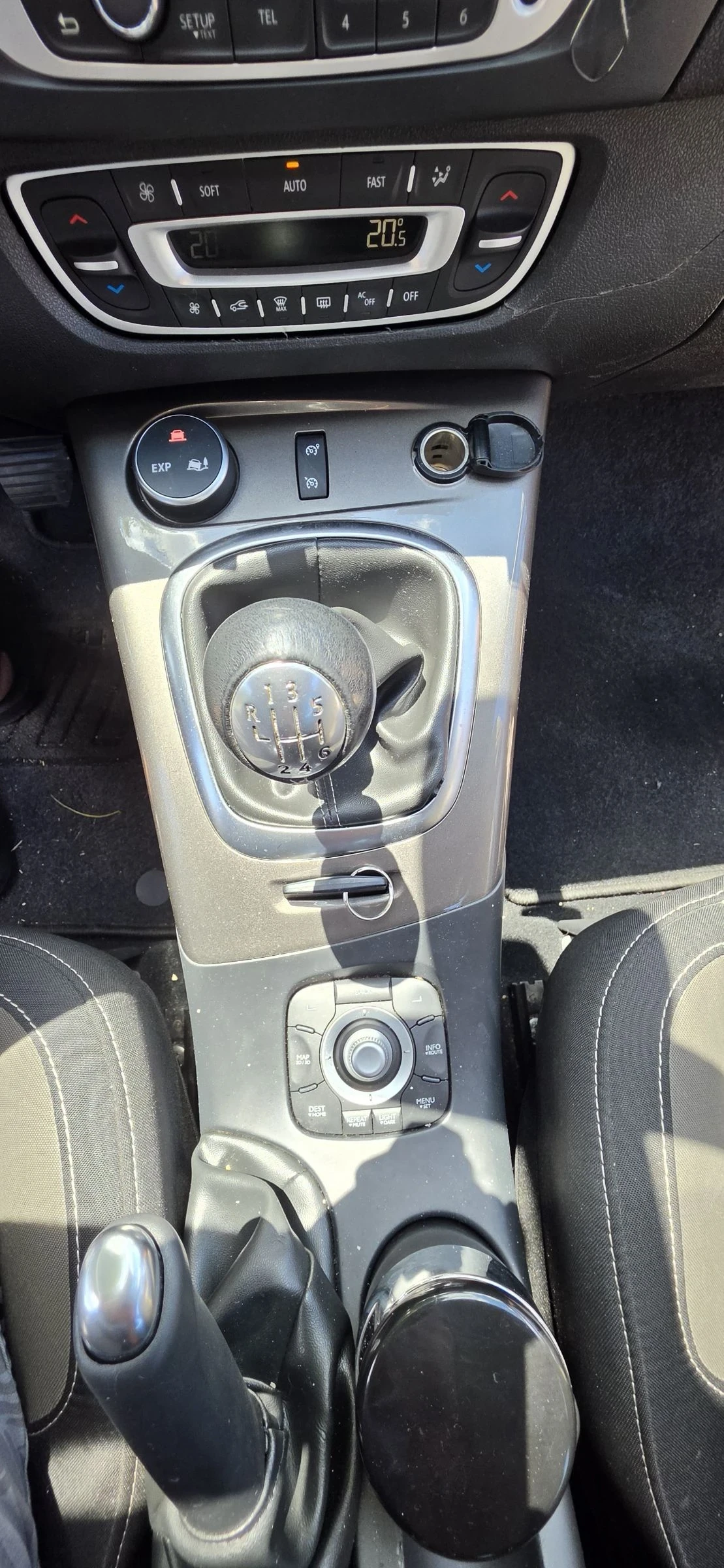 Renault Scenic Renault Scenic 1.2 85kW 111035Хил.км, снимка 10 - Автомобили и джипове - 55162969