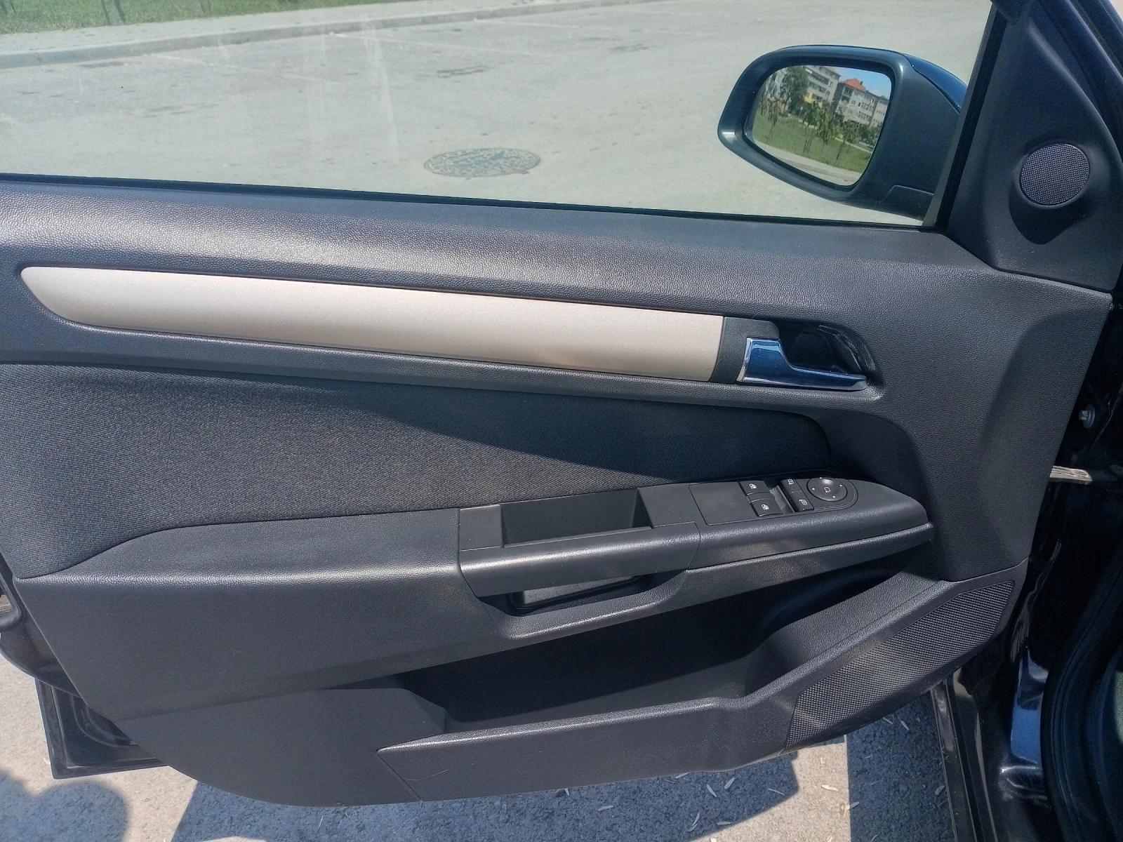 Opel Astra Комби, снимка 6 - Автомобили и джипове - 55341099