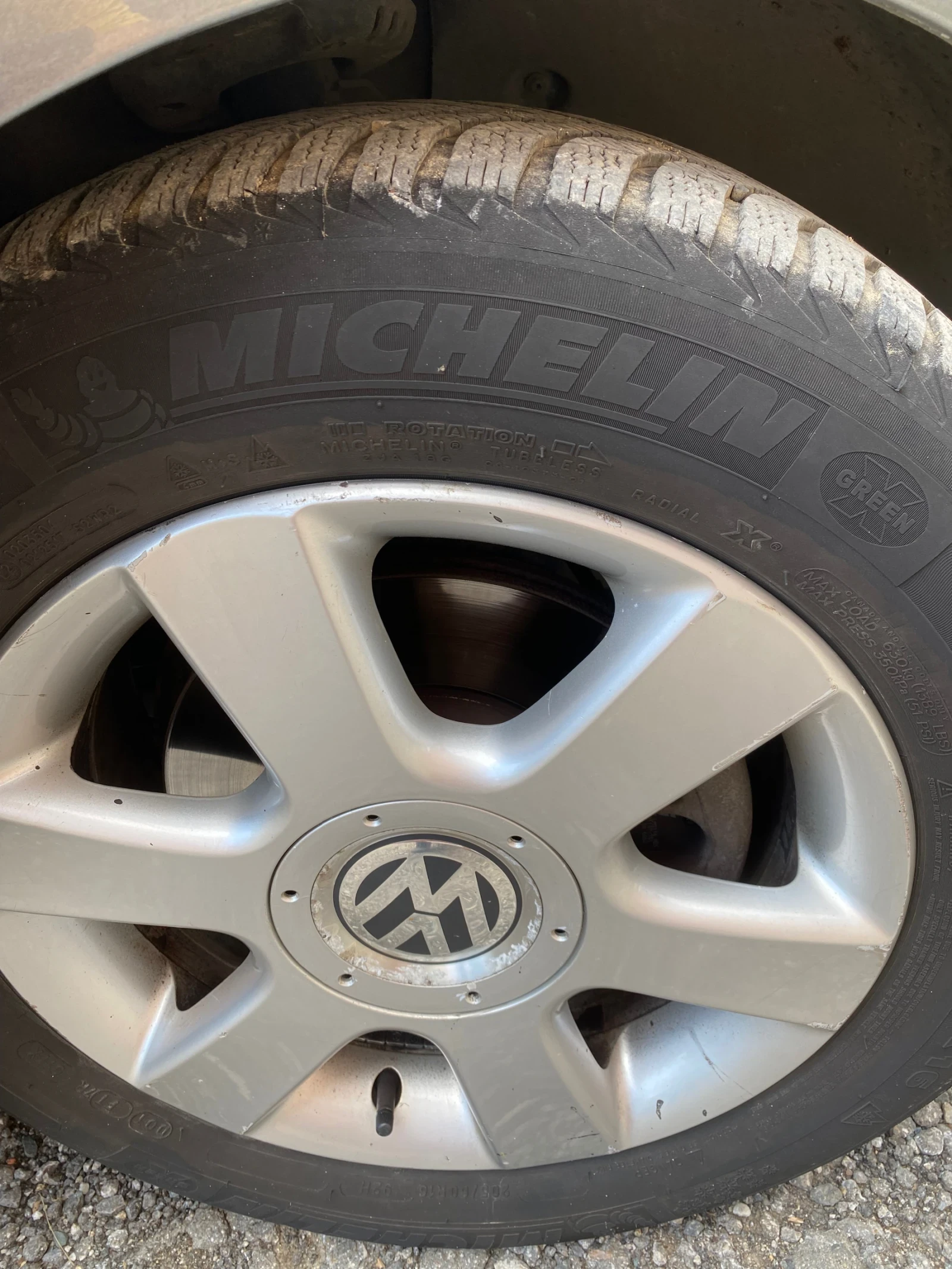 VW Touran, снимка 15 - Автомобили и джипове - 55385275