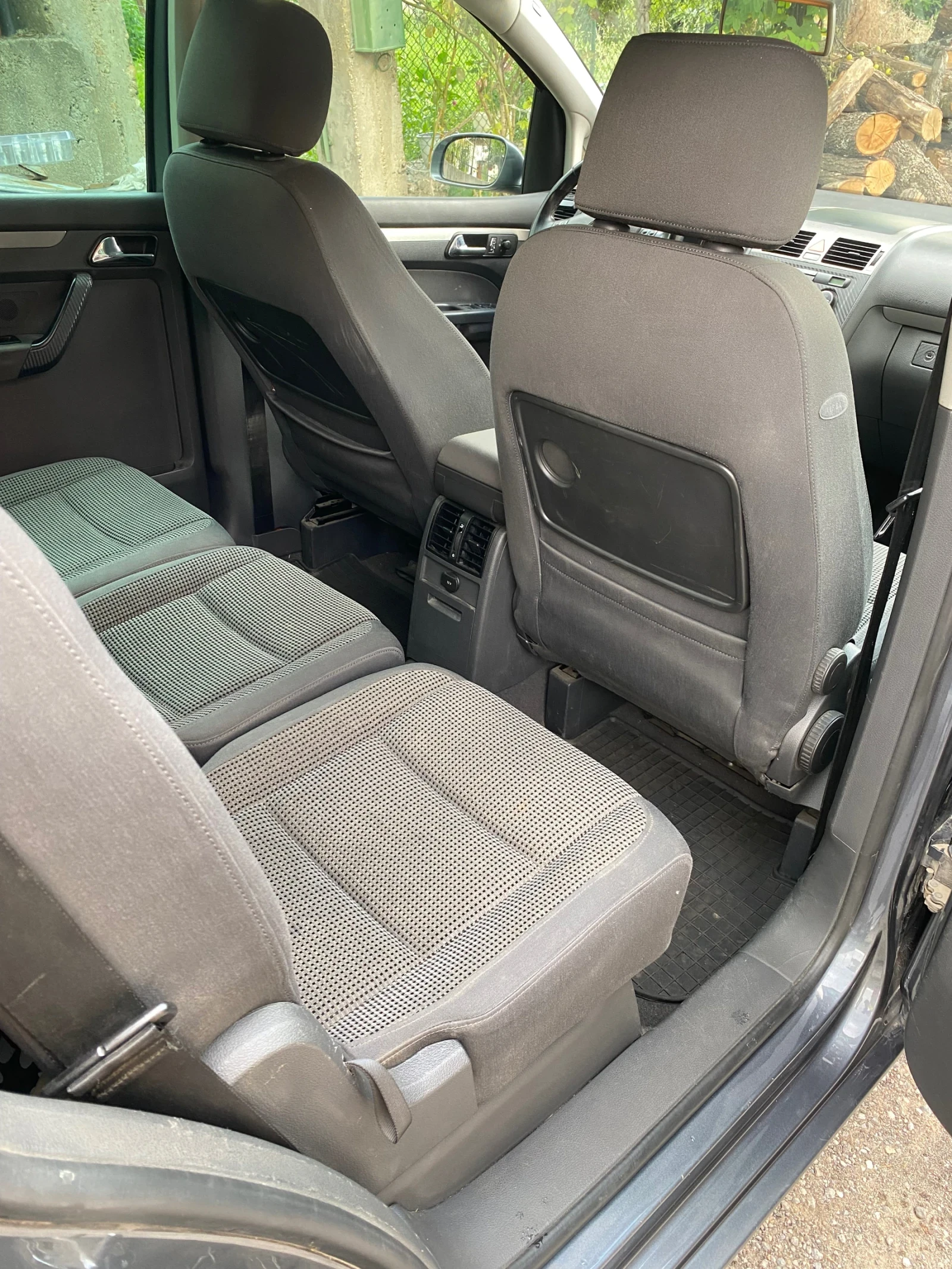 VW Touran, снимка 10 - Автомобили и джипове - 55385275