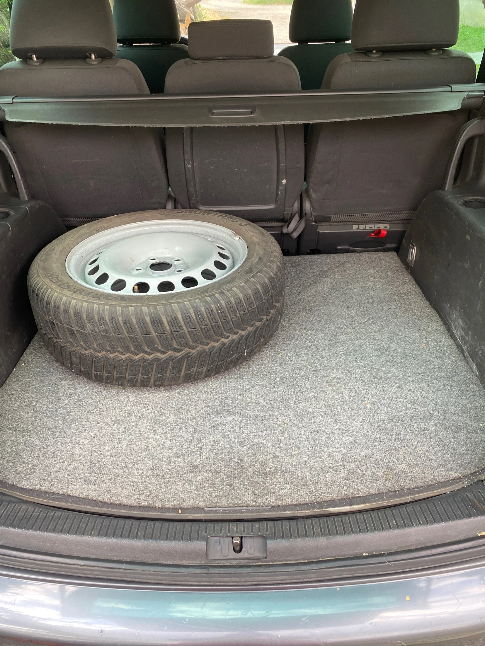 VW Touran, снимка 17 - Автомобили и джипове - 55385275