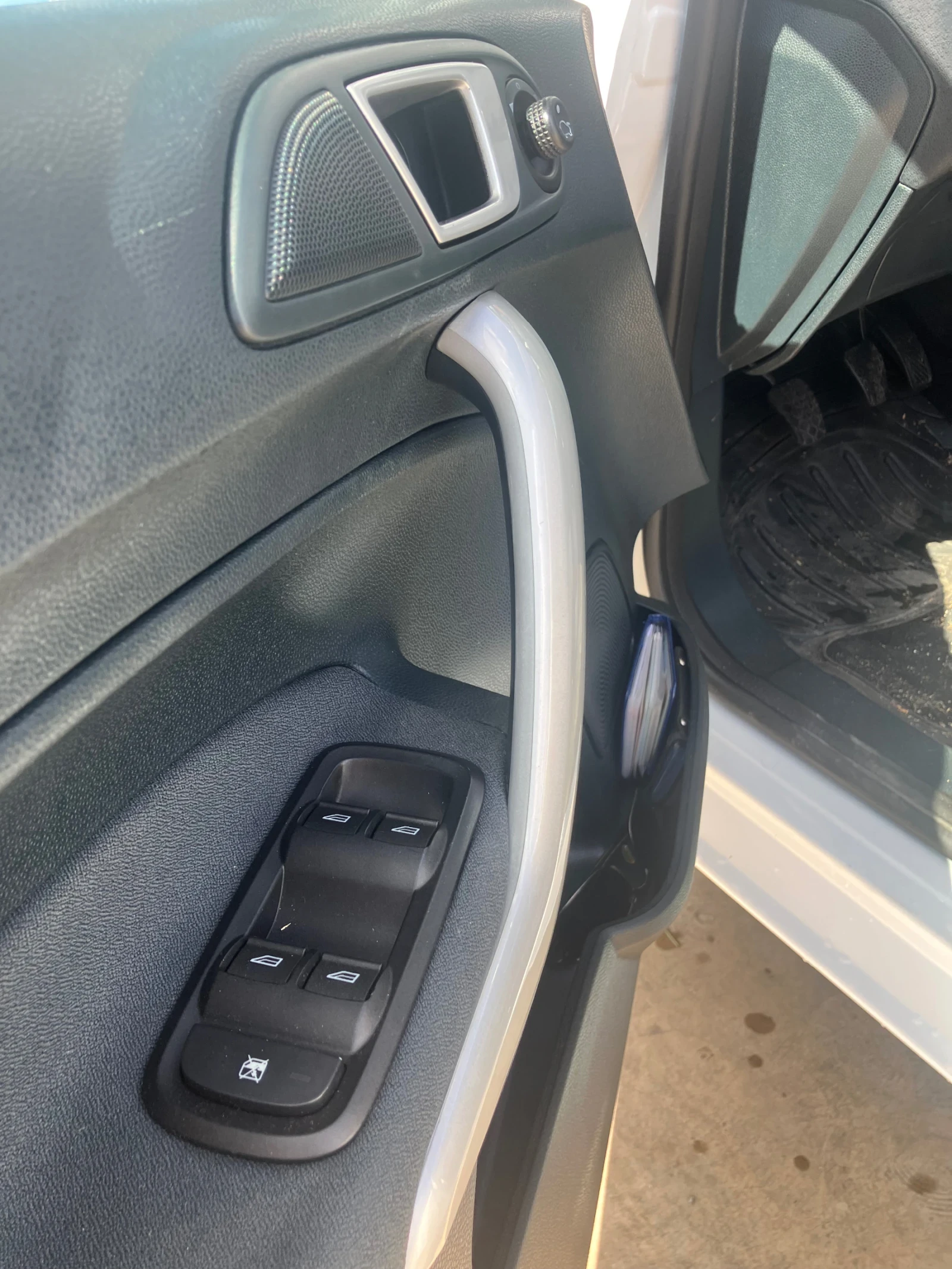 Ford Fiesta 1.25, снимка 5 - Автомобили и джипове - 55420117