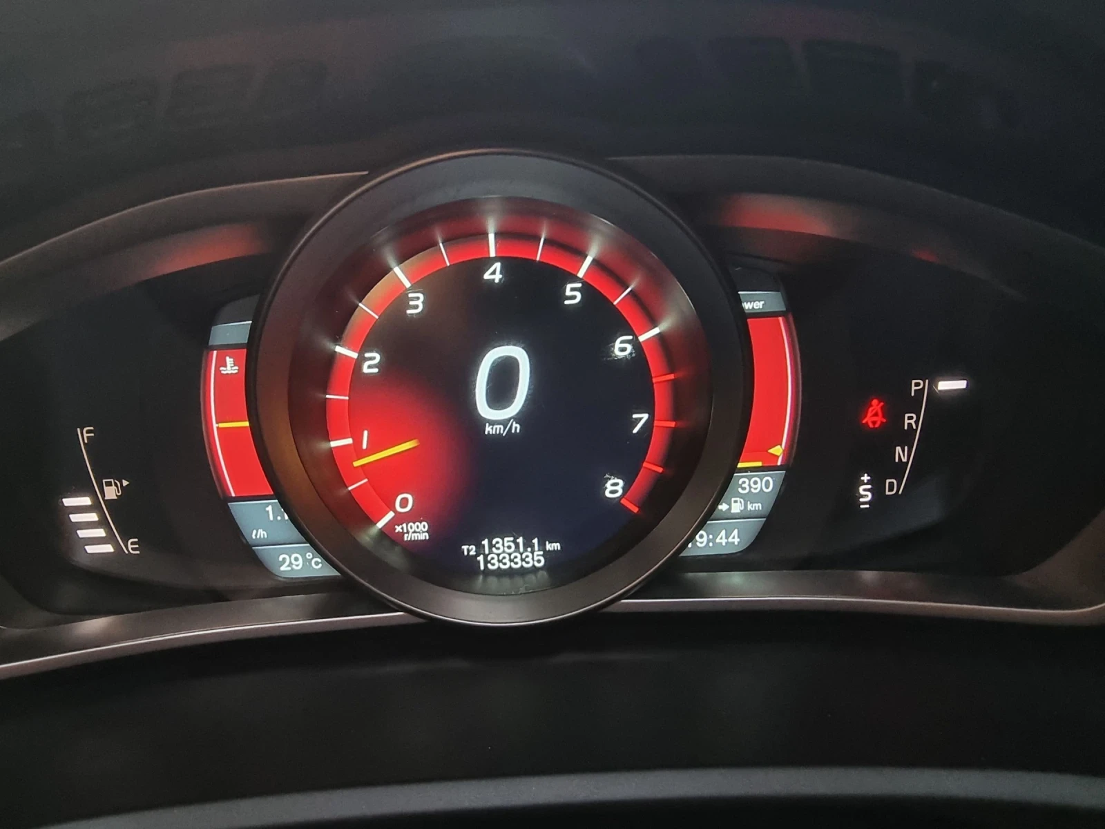 Volvo V40 Cross Country 2.0 БЕНЗИН, 180 к.с. - 5 цилиндров старият мотор , снимка 12 - Автомобили и джипове - 55450206