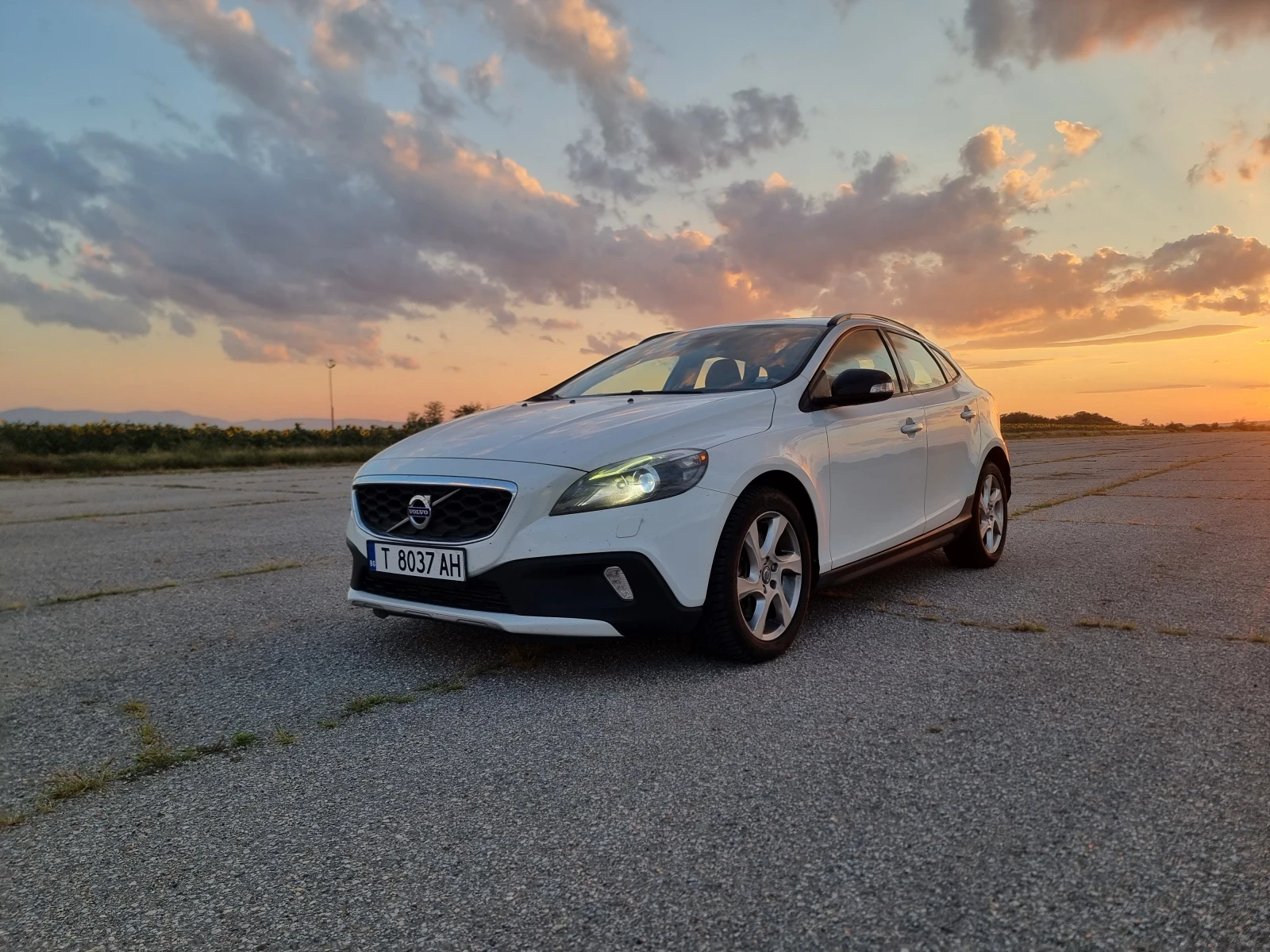 Volvo V40 Cross Country 2.0 БЕНЗИН, 180 к.с. - 5 цилиндров старият мотор 
