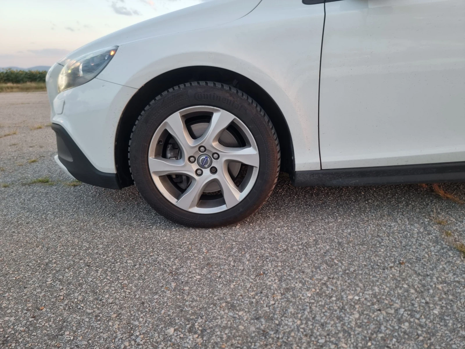 Volvo V40 Cross Country 2.0 БЕНЗИН, 180 к.с. - 5 цилиндров старият мотор , снимка 5 - Автомобили и джипове - 55450206