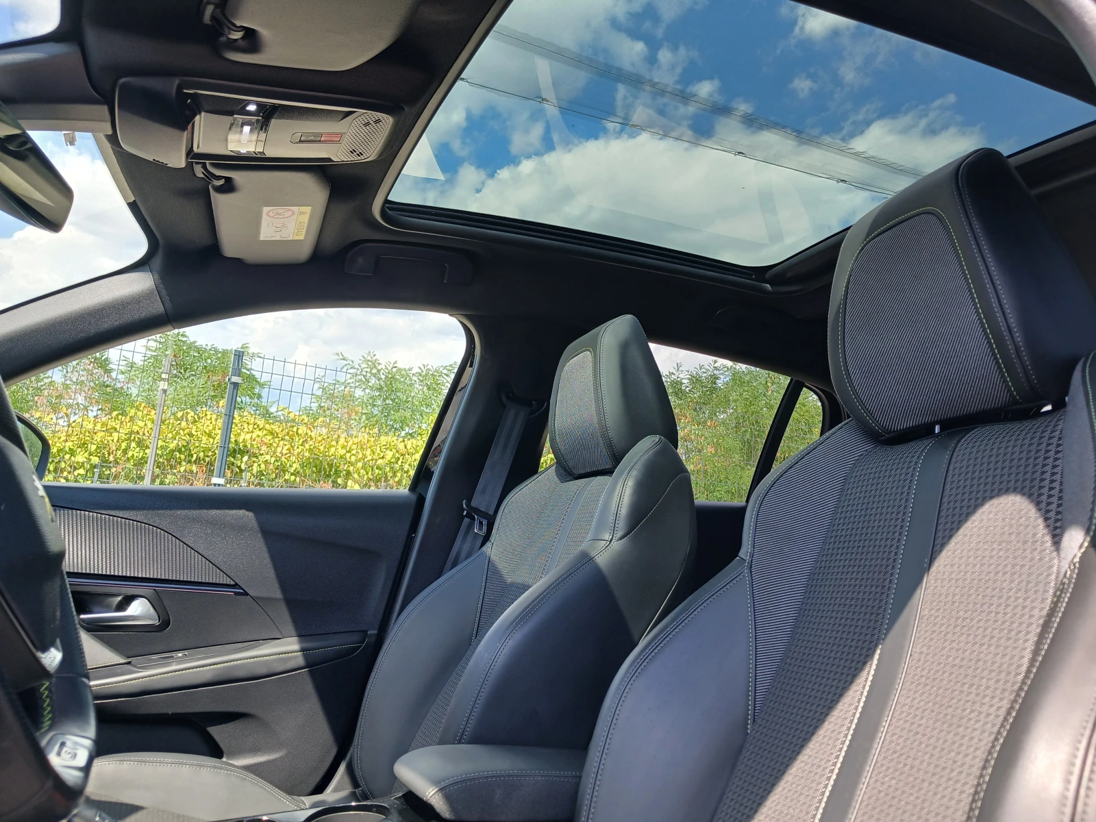 Peugeot 208 GT 130к.с 8с.к, снимка 10 - Автомобили и джипове - 55837746
