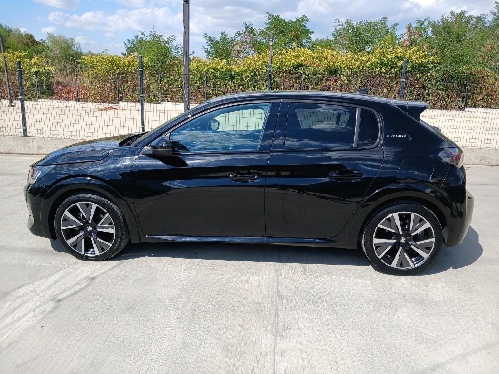Peugeot 208 GT 130к.с 8с.к, снимка 7 - Автомобили и джипове - 55837746