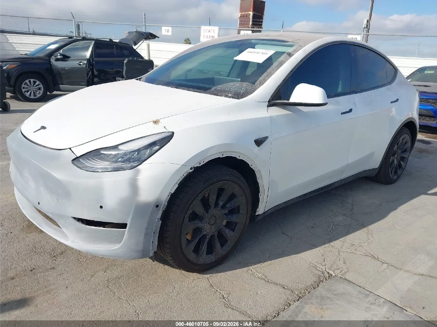 Tesla Model Y LONG RANGE DUAL MOTOR ALL-WHEEL DRIVE, снимка 3 - Автомобили и джипове - 56700957