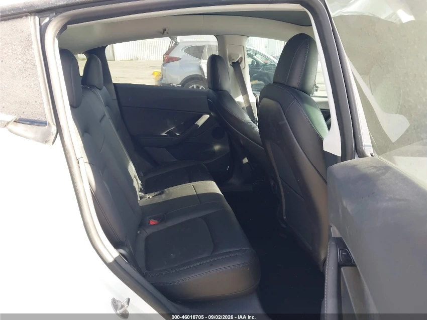 Tesla Model Y LONG RANGE DUAL MOTOR ALL-WHEEL DRIVE, снимка 8 - Автомобили и джипове - 56700957