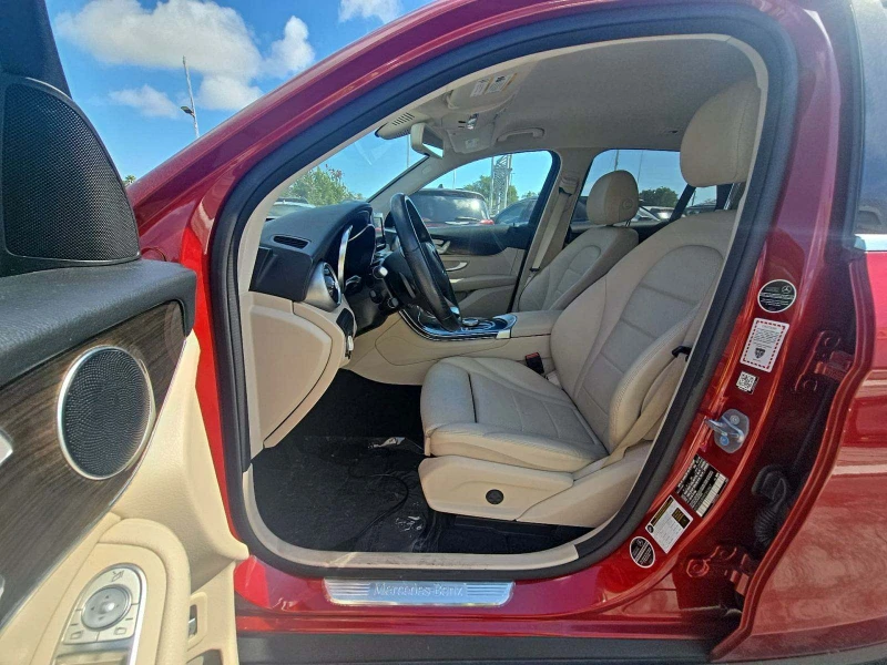 Mercedes-Benz GLC 300 KEYLESS/NAVI/CAMERA/LANE ASSIST/ПОДГЕВ    , снимка 5 - Автомобили и джипове - 49071903