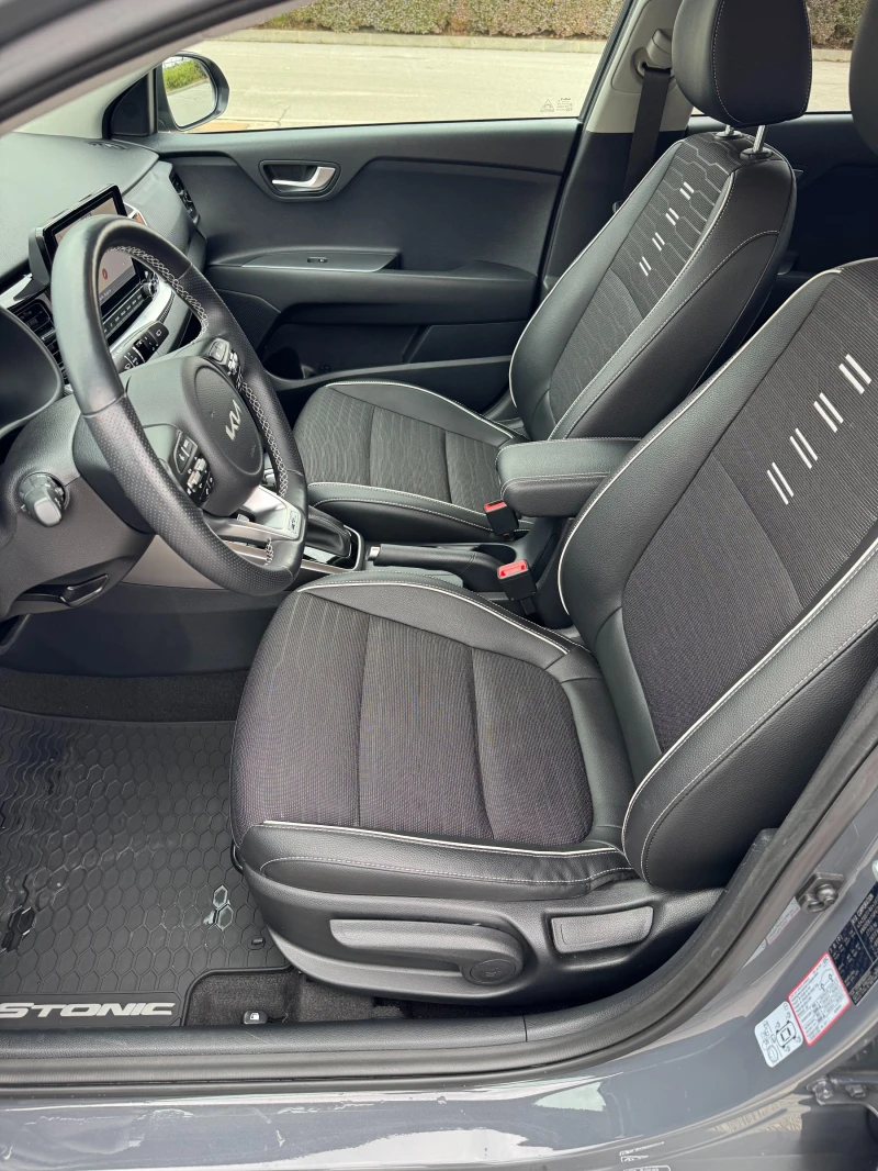 Kia Stonic GT Line, снимка 10 - Автомобили и джипове - 52336384