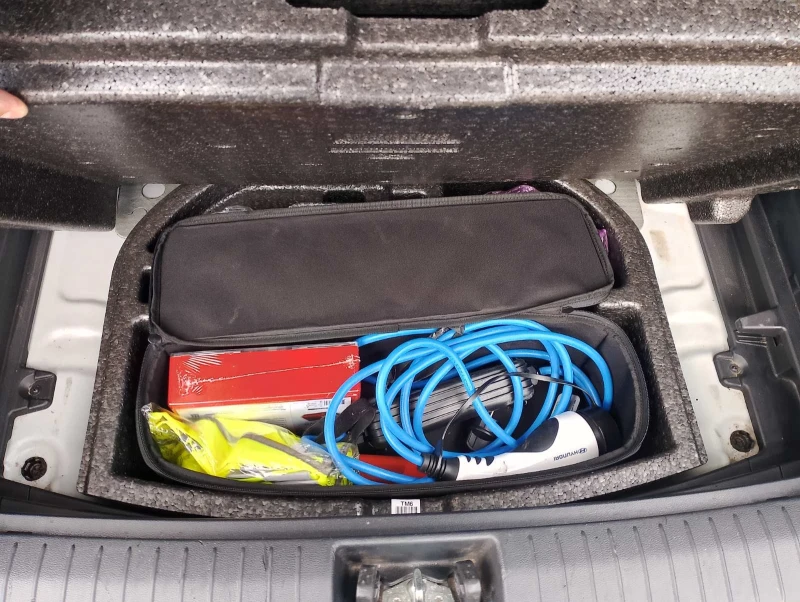 Hyundai Kona 64kw SOH100% active BLUE LINK , снимка 11 - Автомобили и джипове - 53584463