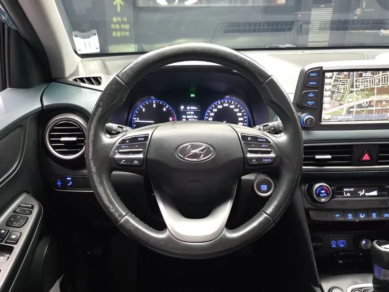 Hyundai Kona 1.6 2Wd Premium, снимка 13 - Автомобили и джипове - 55562327