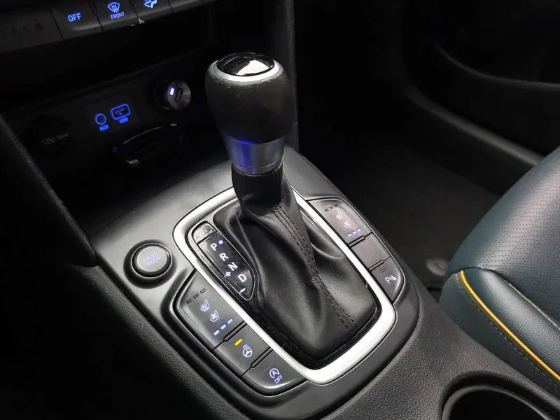 Hyundai Kona 1.6 2Wd Premium, снимка 9 - Автомобили и джипове - 55562327