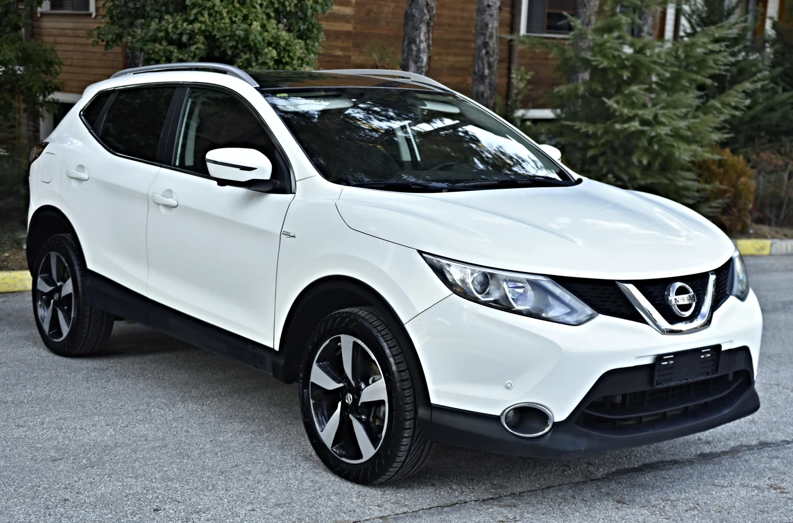 Nissan Qashqai 1.6dCi PANO 360* 4x4  - изображение 3