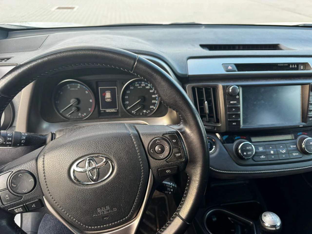 Toyota Rav4 2.0 D4D NEW EXCLUSIVE/CAMERA/100%км, снимка 6 - Автомобили и джипове - 53831024