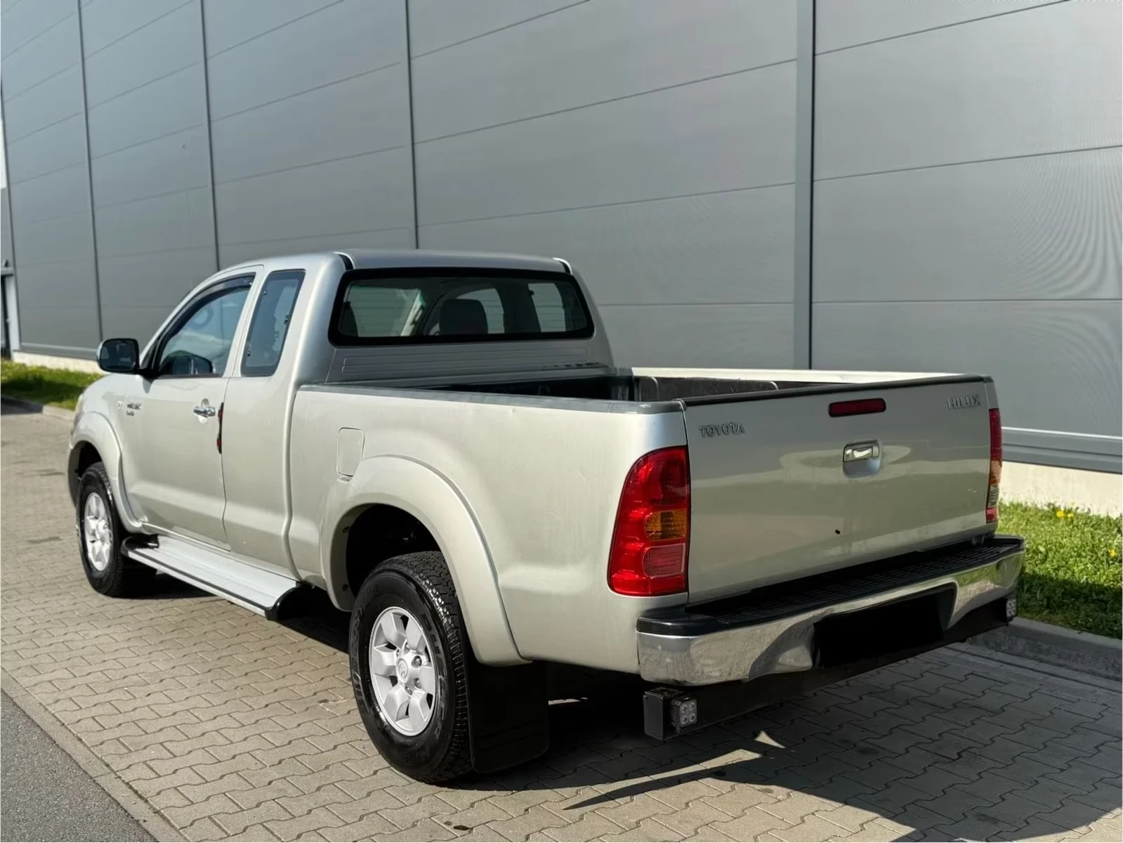 Toyota Hilux 2.5D-4D Klima Navi 4x4, снимка 3 - Автомобили и джипове - 54044950