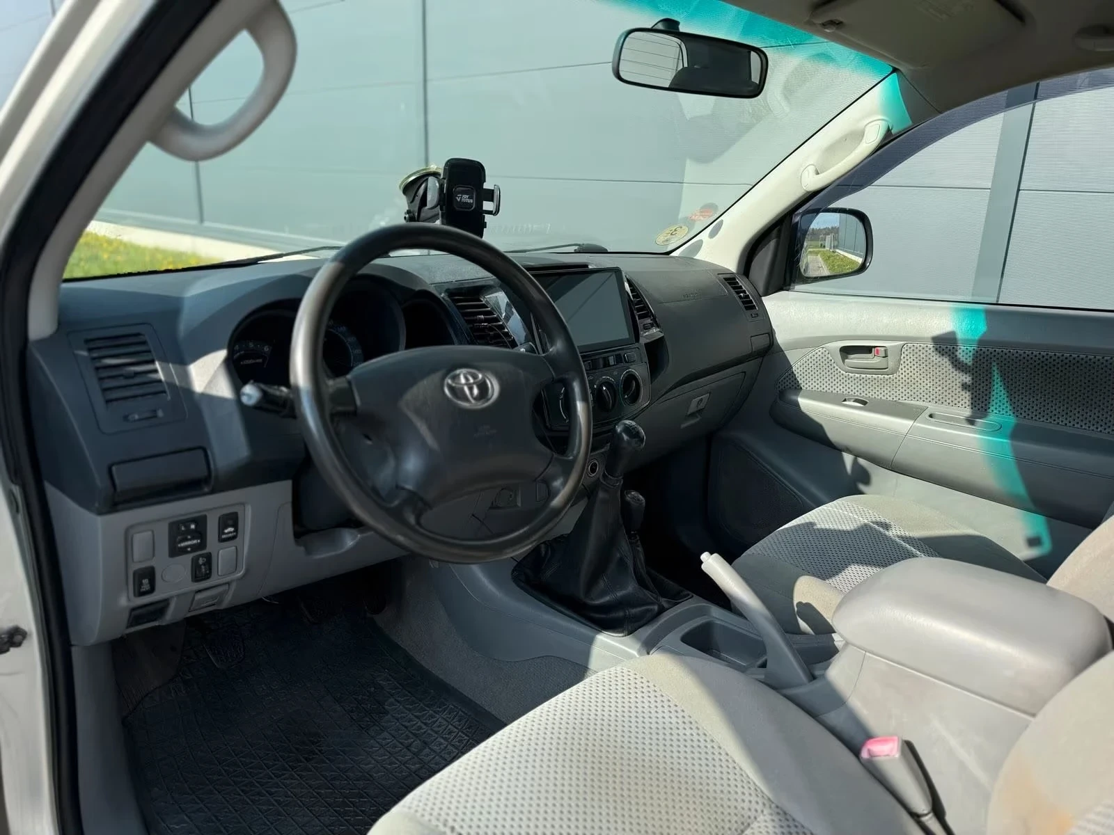 Toyota Hilux 2.5D-4D Klima Navi 4x4, снимка 7 - Автомобили и джипове - 54044950