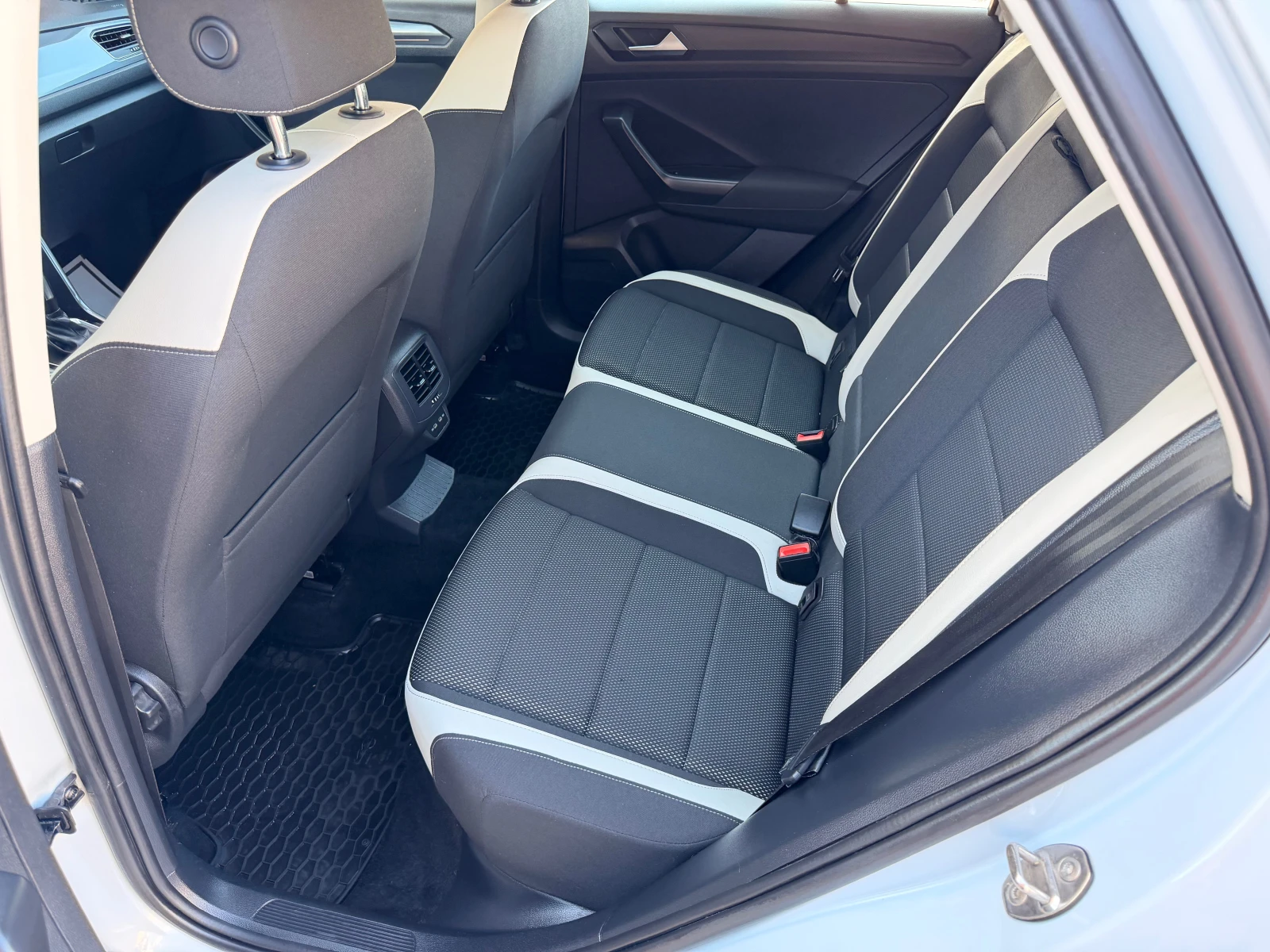 VW T-Roc 2.0TDI* AUTOMATIK* DIGITAL* R-LINE* DISTRONIK* LIZ | Mobile.bg � ����������� 16