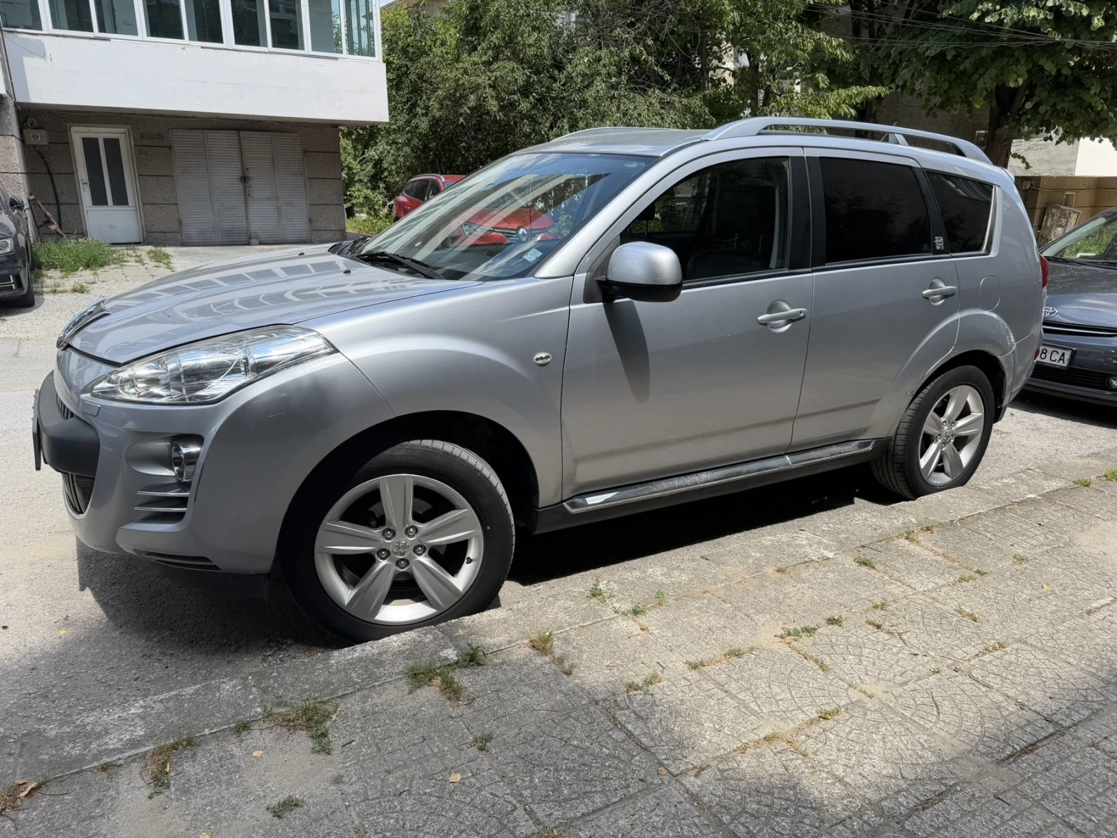 Peugeot 4007, снимка 8 - Автомобили и джипове - 55717209