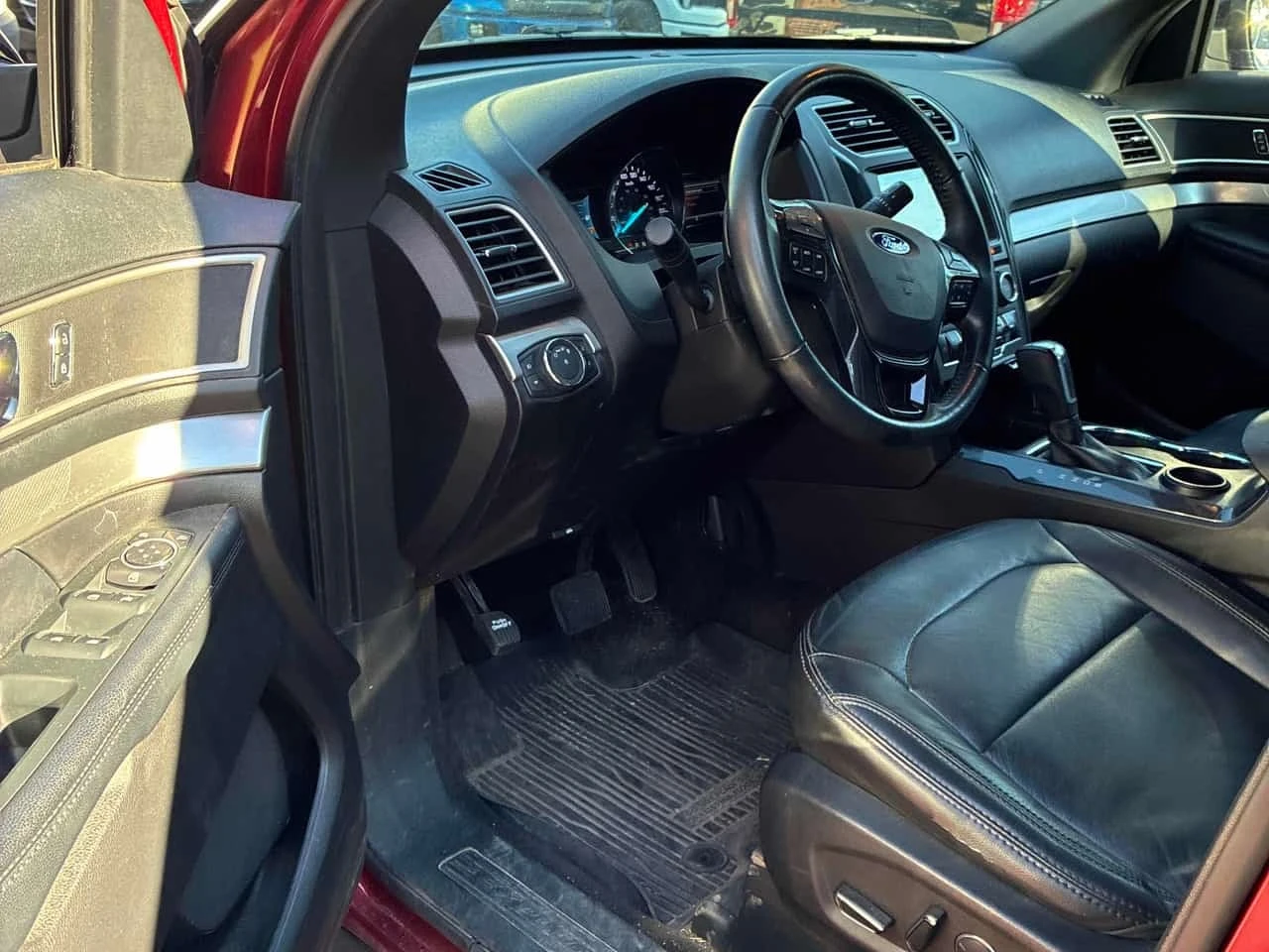 Ford Explorer * XLT * CARFAX * ОПЦИЯ ЗА ФИНАНСИРАНЕ * , снимка 5 - Автомобили и джипове - 56221759