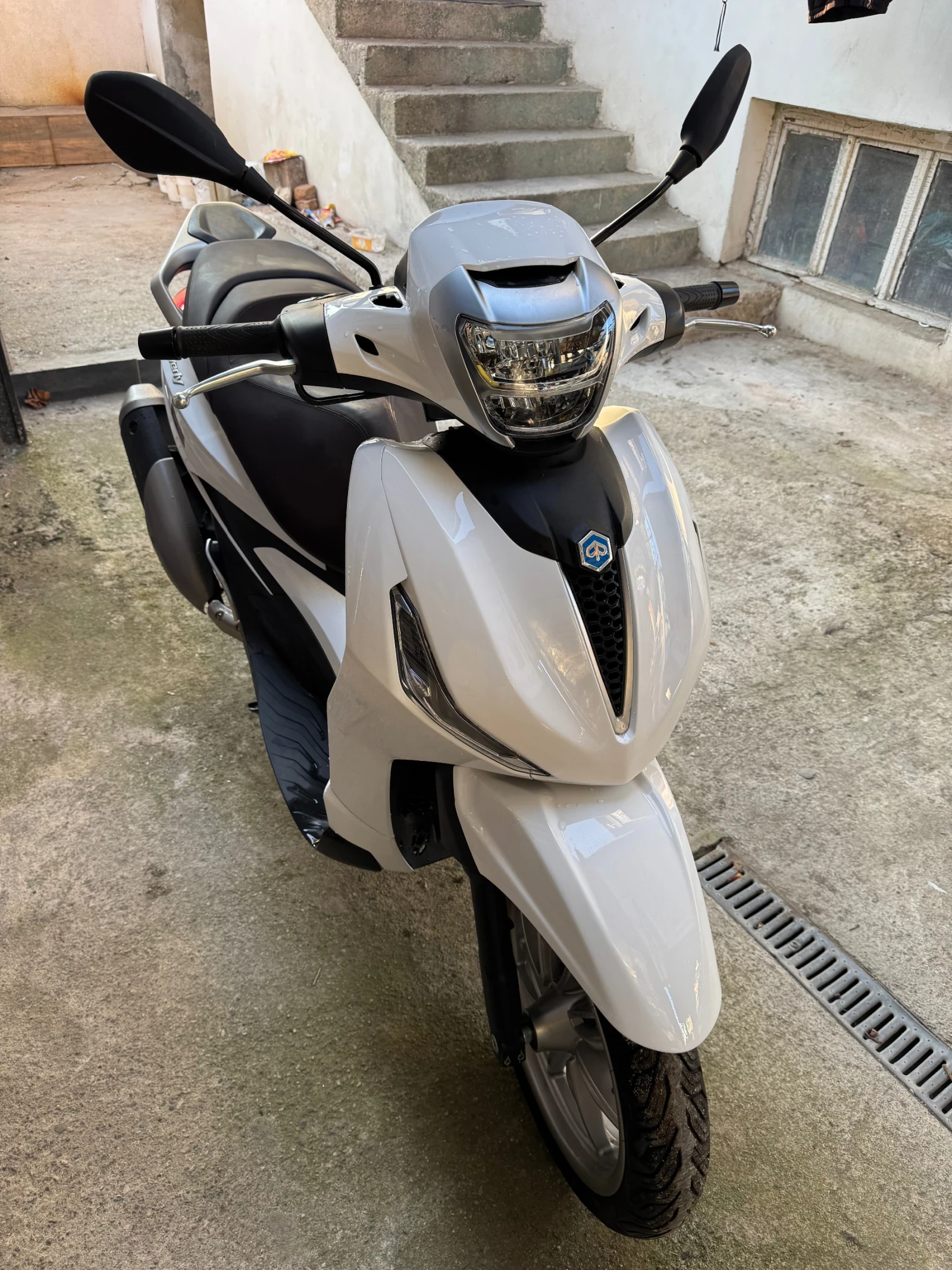 Piaggio Beverly 300 hpe, снимка 4 - Мотоциклети и мототехника - 55955082