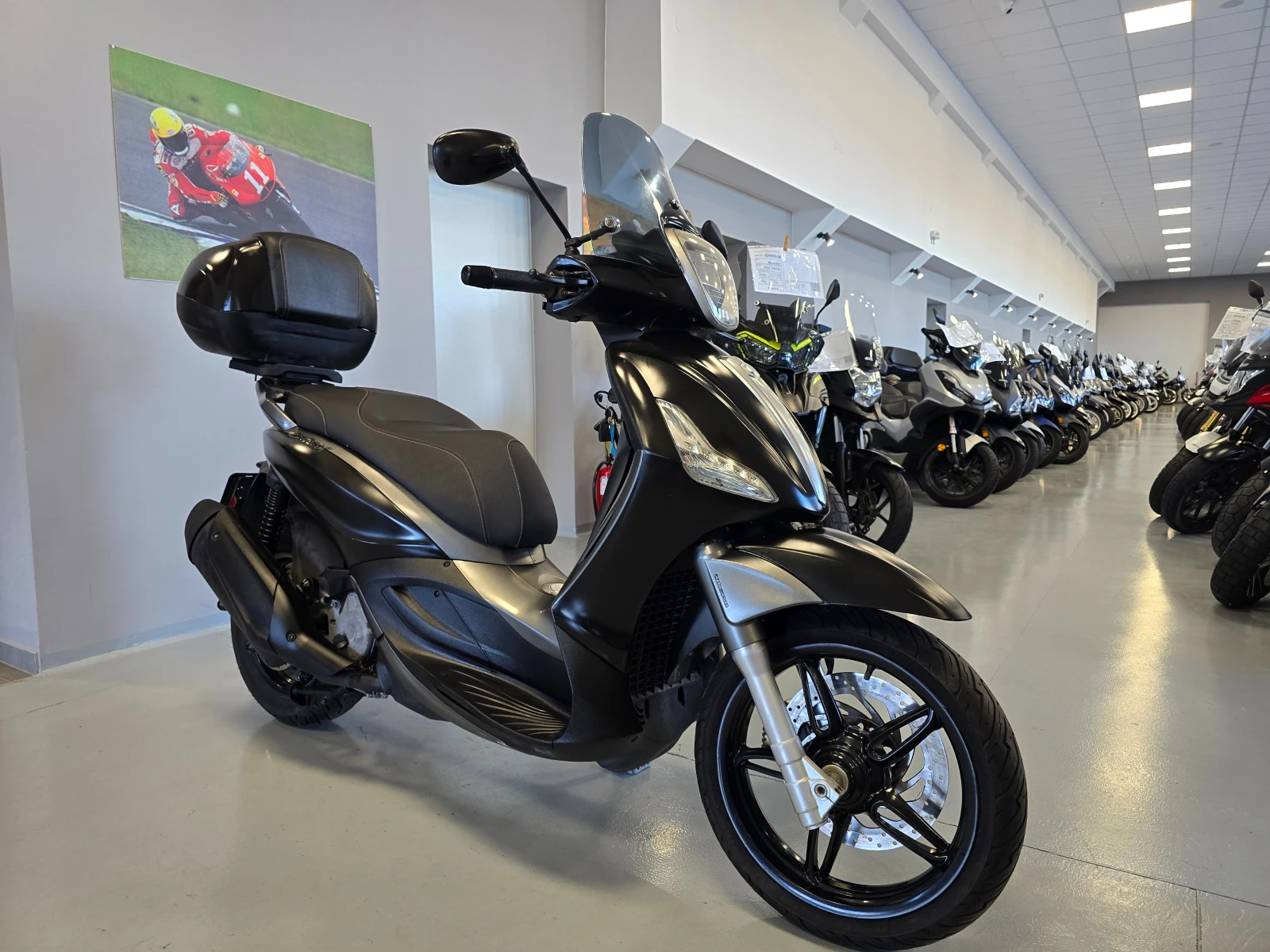 Piaggio Beverly 350ie, ABS-ASR, 2018г., снимка 2 - Мотоциклети и мототехника - 55998032