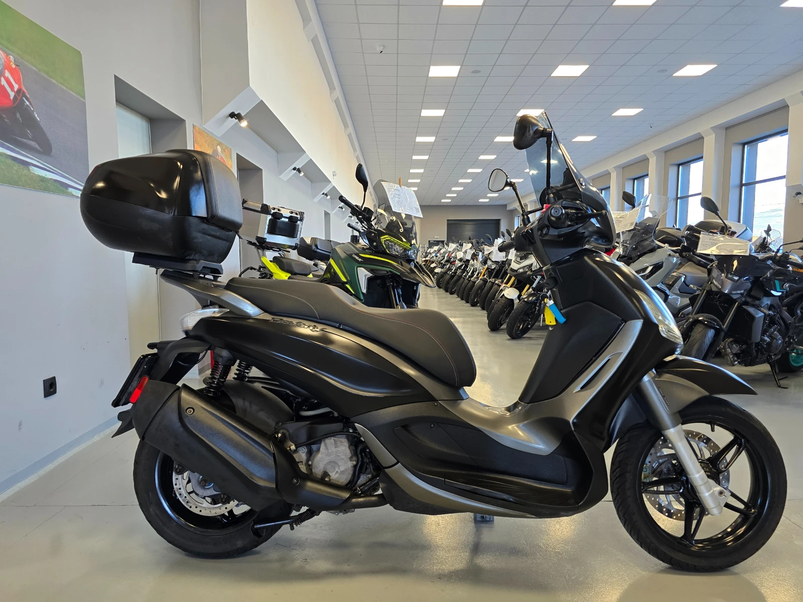 Piaggio Beverly 350ie, ABS-ASR, 2018г., снимка 3 - Мотоциклети и мототехника - 55998032