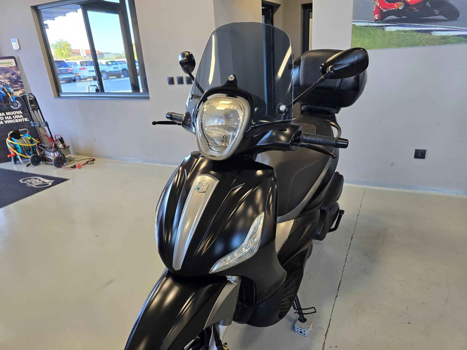 Piaggio Beverly 350ie, ABS-ASR, 2018г., снимка 8 - Мотоциклети и мототехника - 55998032