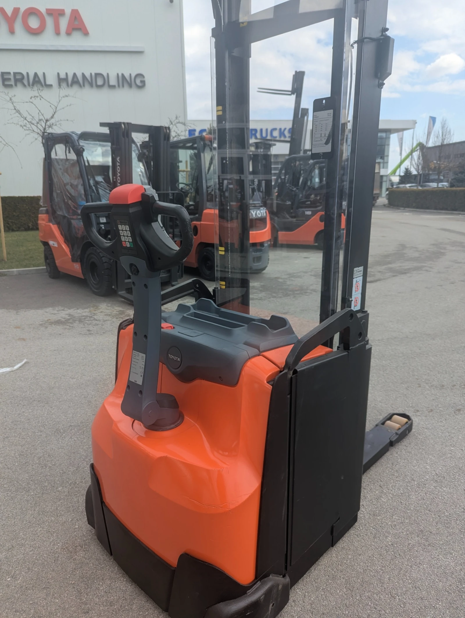 Електрокар Toyota Стакер, снимка 11 - Индустриална техника - 53766919