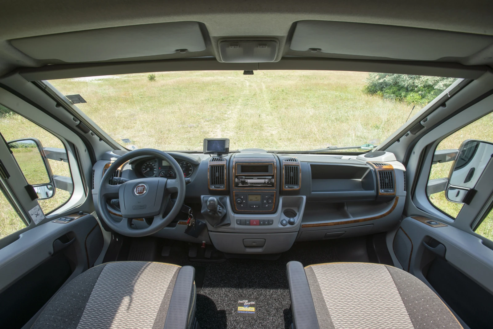 Кемпер Dethleffs ADVANTAGE T5841, снимка 9 - Каравани и кемпери - 55675783