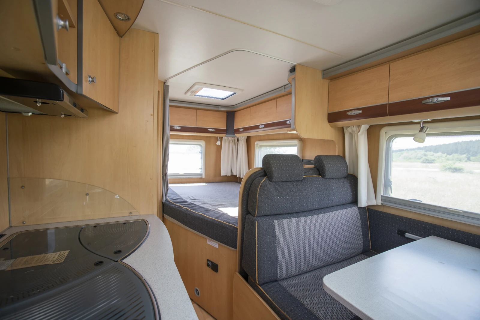 Кемпер Dethleffs ADVANTAGE T5841, снимка 10 - Каравани и кемпери - 55675783