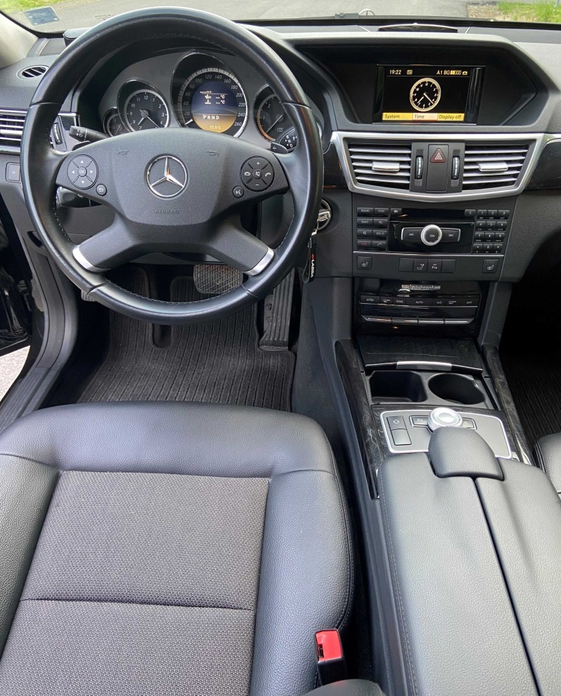 Mercedes-Benz E 300 Avantgarde , снимка 6 - Автомобили и джипове - 41474196