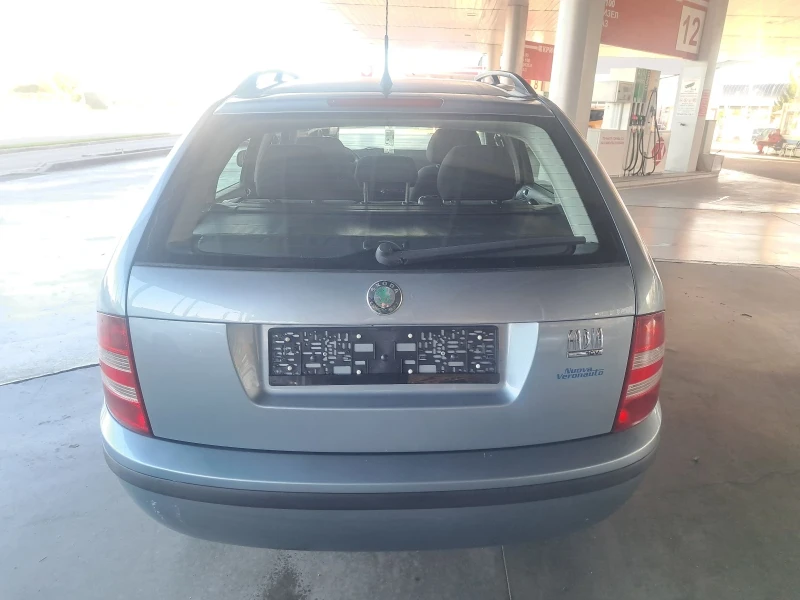 Skoda Fabia 1.4i16v 75ps.ITALIA, снимка 6 - Автомобили и джипове - 47439451